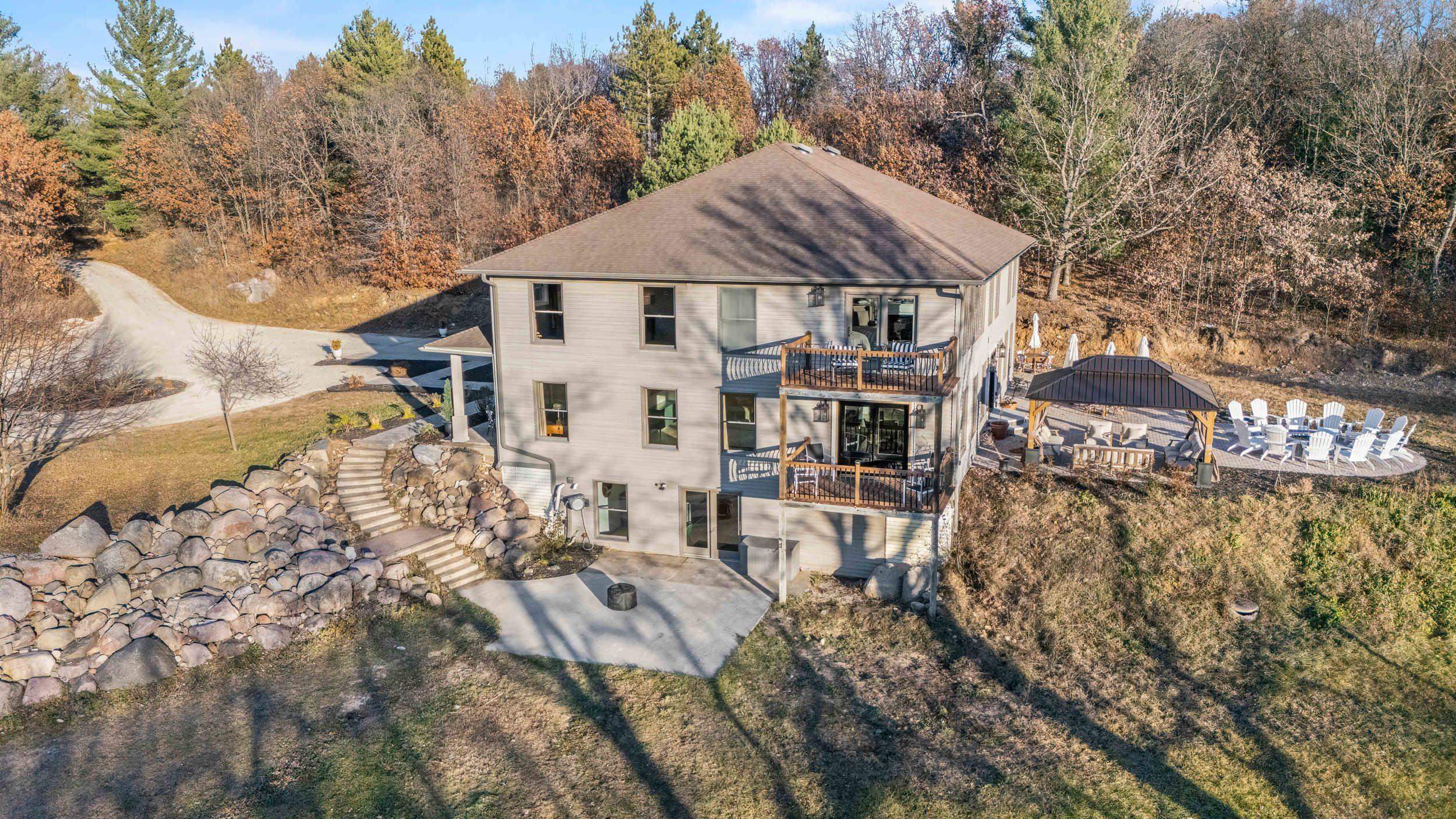 Plainfield, Wisconsin, 54966, United States, 6 Bedrooms Bedrooms, ,5 BathroomsBathrooms,Residential,Active,1995293