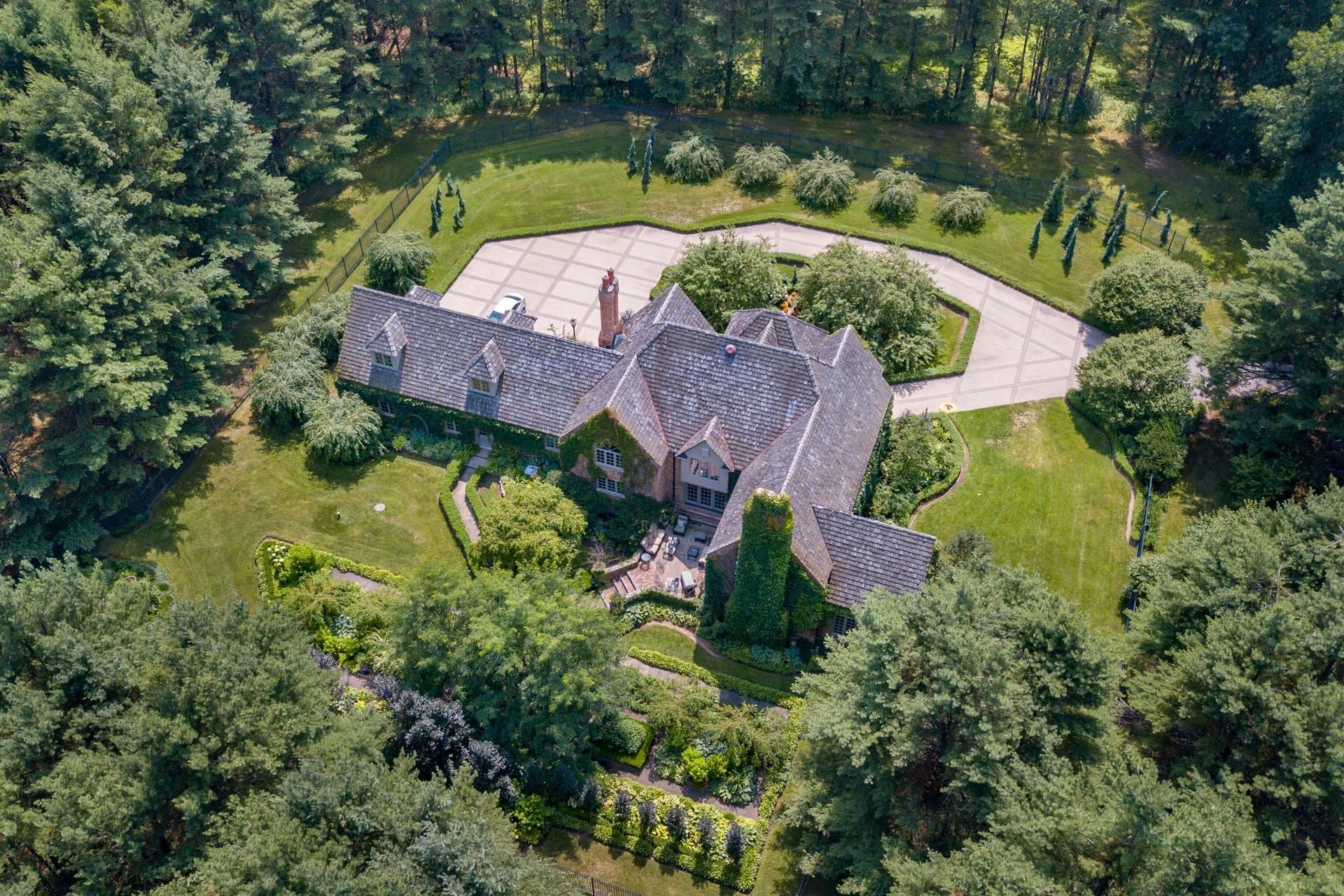 Wausau, Wisconsin, 54401, United States, 4 Bedrooms Bedrooms, ,5 BathroomsBathrooms,Residential,Active,1987234