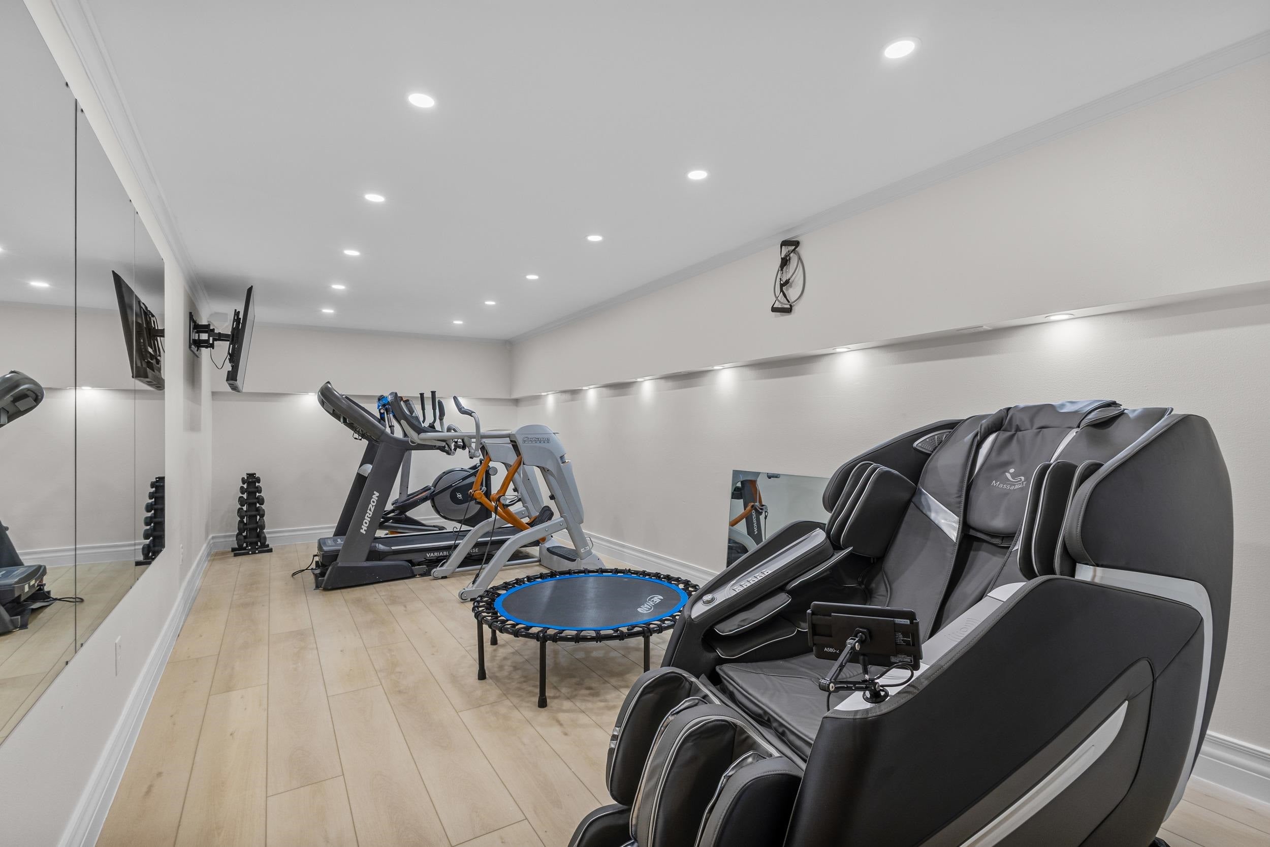 Plainfield, Wisconsin, 54966, United States, 6 Bedrooms Bedrooms, ,5 BathroomsBathrooms,Residential,Active,1995293