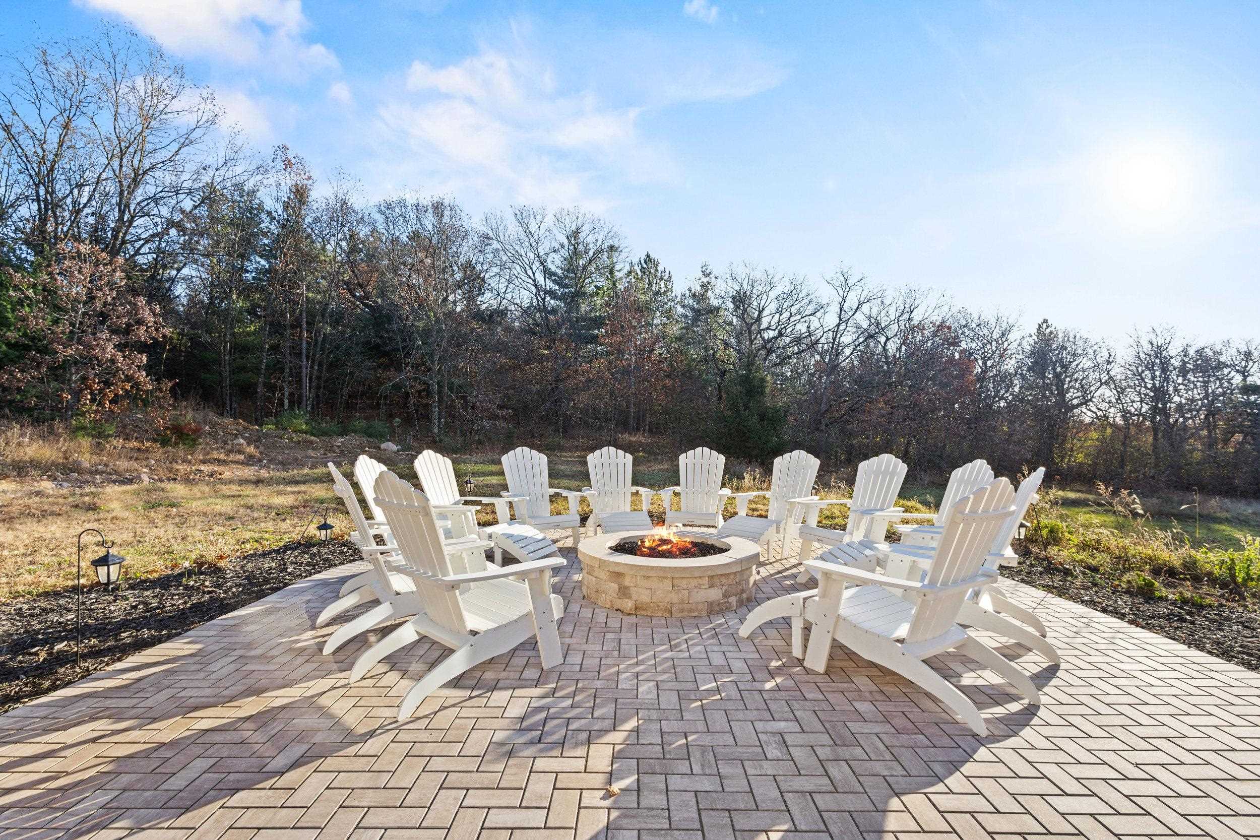 Plainfield, Wisconsin, 54966, United States, 6 Bedrooms Bedrooms, ,5 BathroomsBathrooms,Residential,Active,1995293