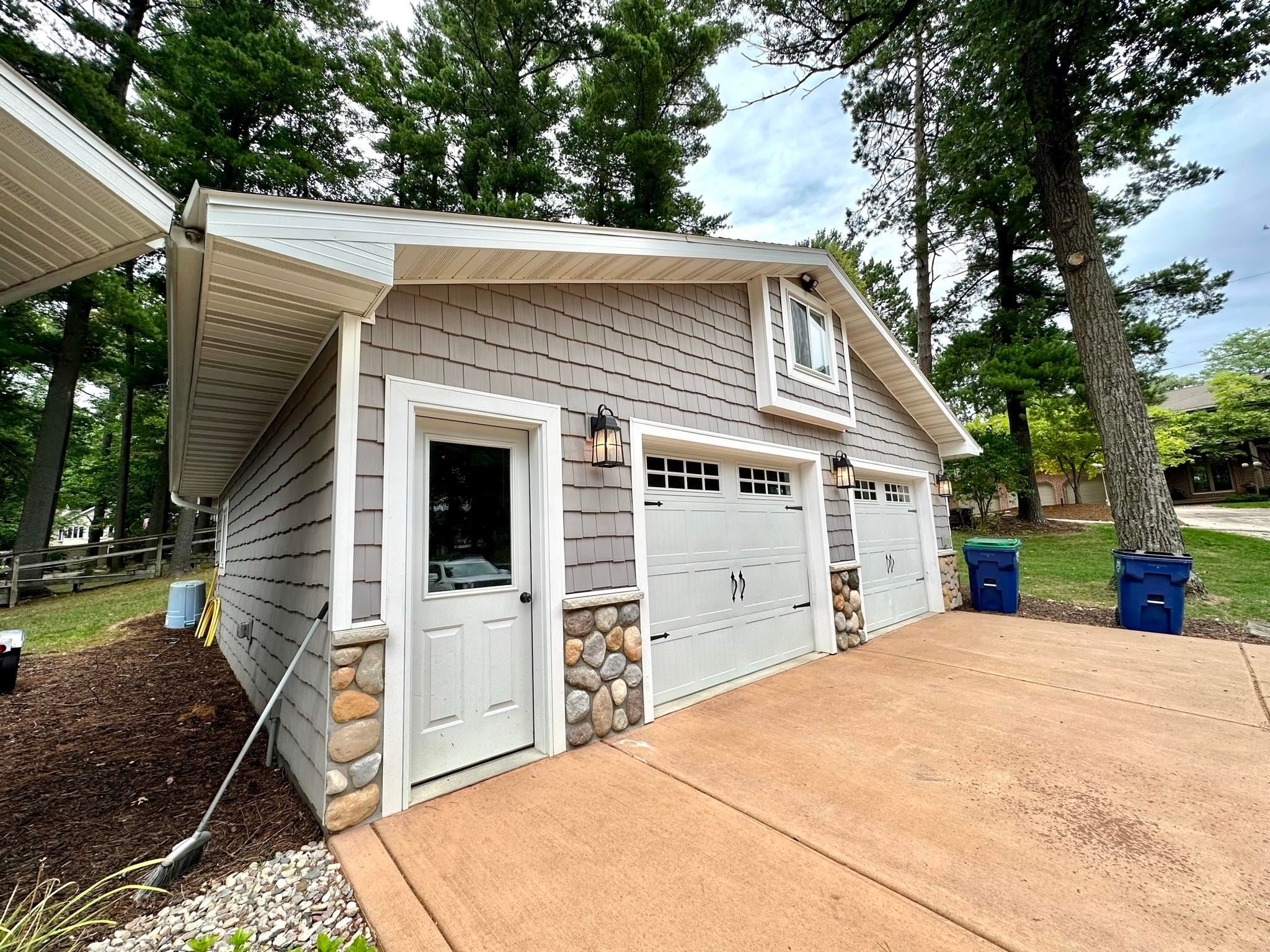 Waupaca, Wisconsin, 54981, United States, 3 Bedrooms Bedrooms, ,2 BathroomsBathrooms,Residential,Active,1929423