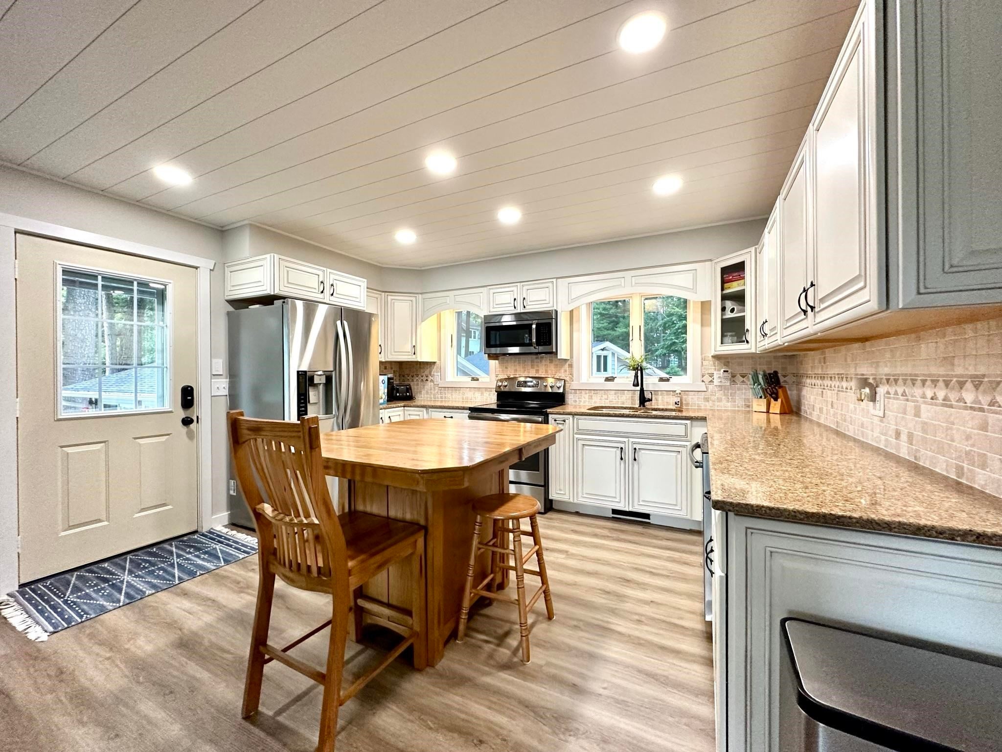 Waupaca, Wisconsin, 54981, United States, 3 Bedrooms Bedrooms, ,2 BathroomsBathrooms,Residential,Active,1929423