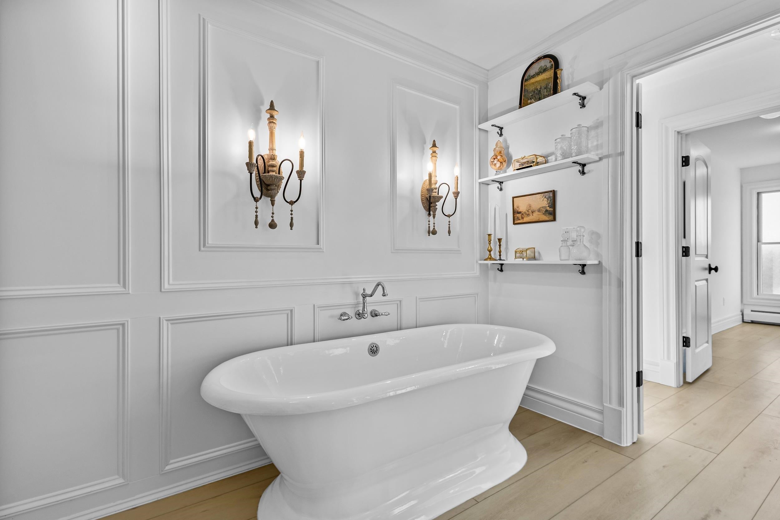 Plainfield, Wisconsin, 54966, United States, 6 Bedrooms Bedrooms, ,5 BathroomsBathrooms,Residential,Active,1995293