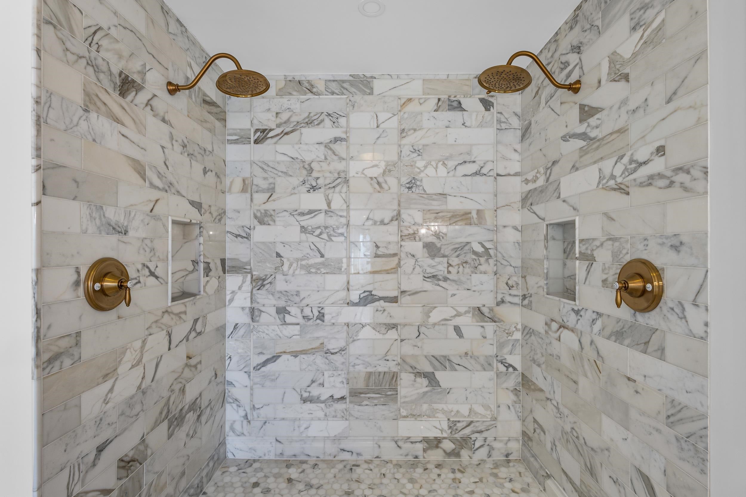 Plainfield, Wisconsin, 54966, United States, 6 Bedrooms Bedrooms, ,5 BathroomsBathrooms,Residential,Active,1995293