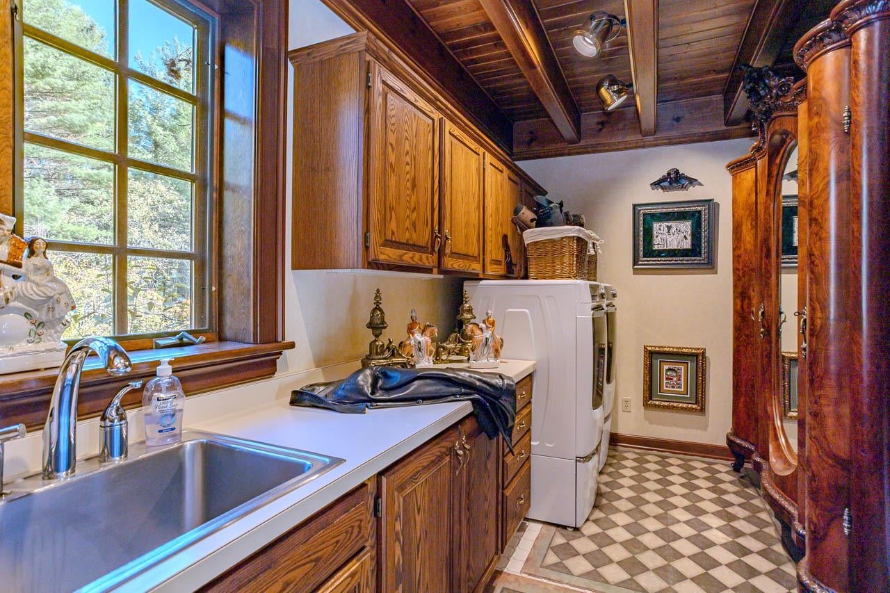 Wausau, Wisconsin, 54401, United States, 4 Bedrooms Bedrooms, ,5 BathroomsBathrooms,Residential,Active,1987234