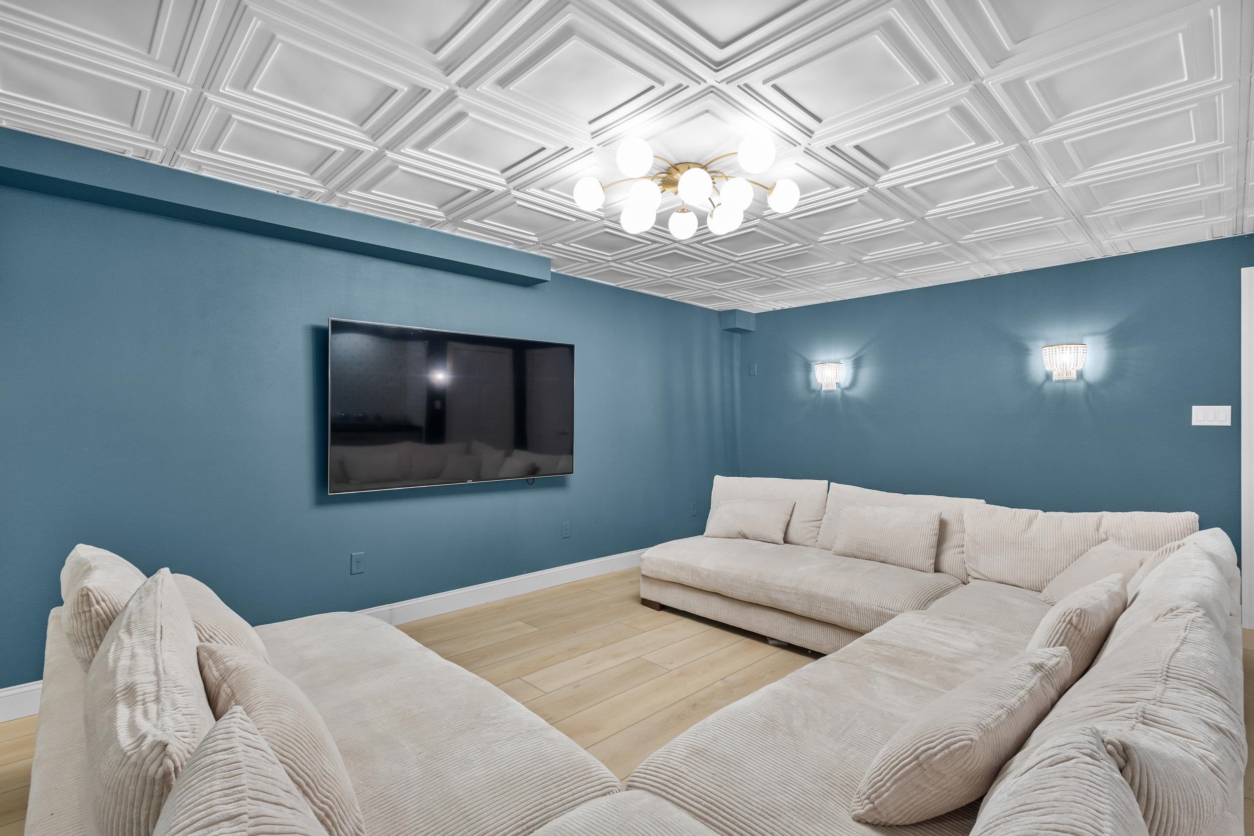 Plainfield, Wisconsin, 54966, United States, 6 Bedrooms Bedrooms, ,5 BathroomsBathrooms,Residential,Active,1995293