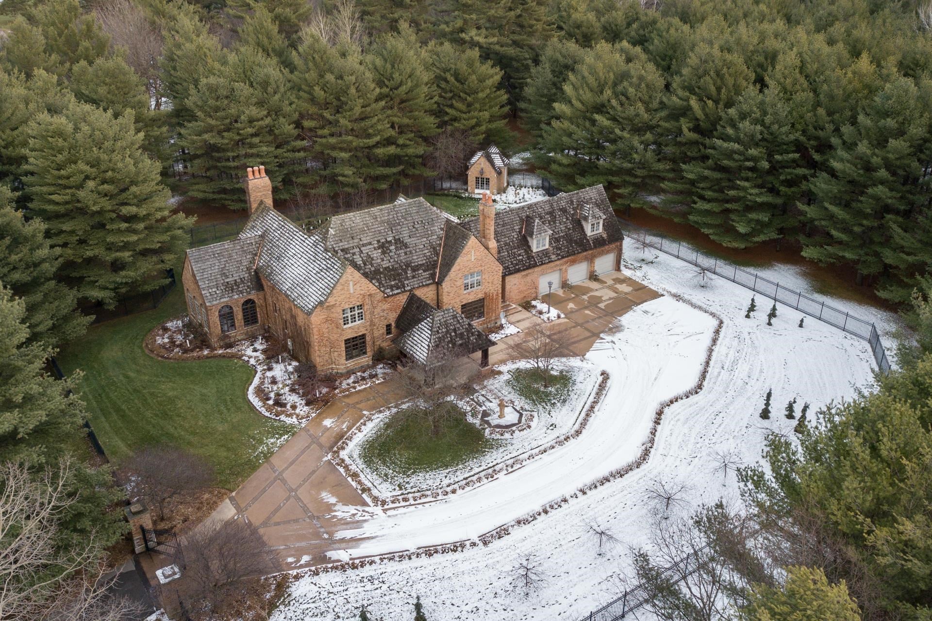 Wausau, Wisconsin, 54401, United States, 4 Bedrooms Bedrooms, ,5 BathroomsBathrooms,Residential,Active,1987234