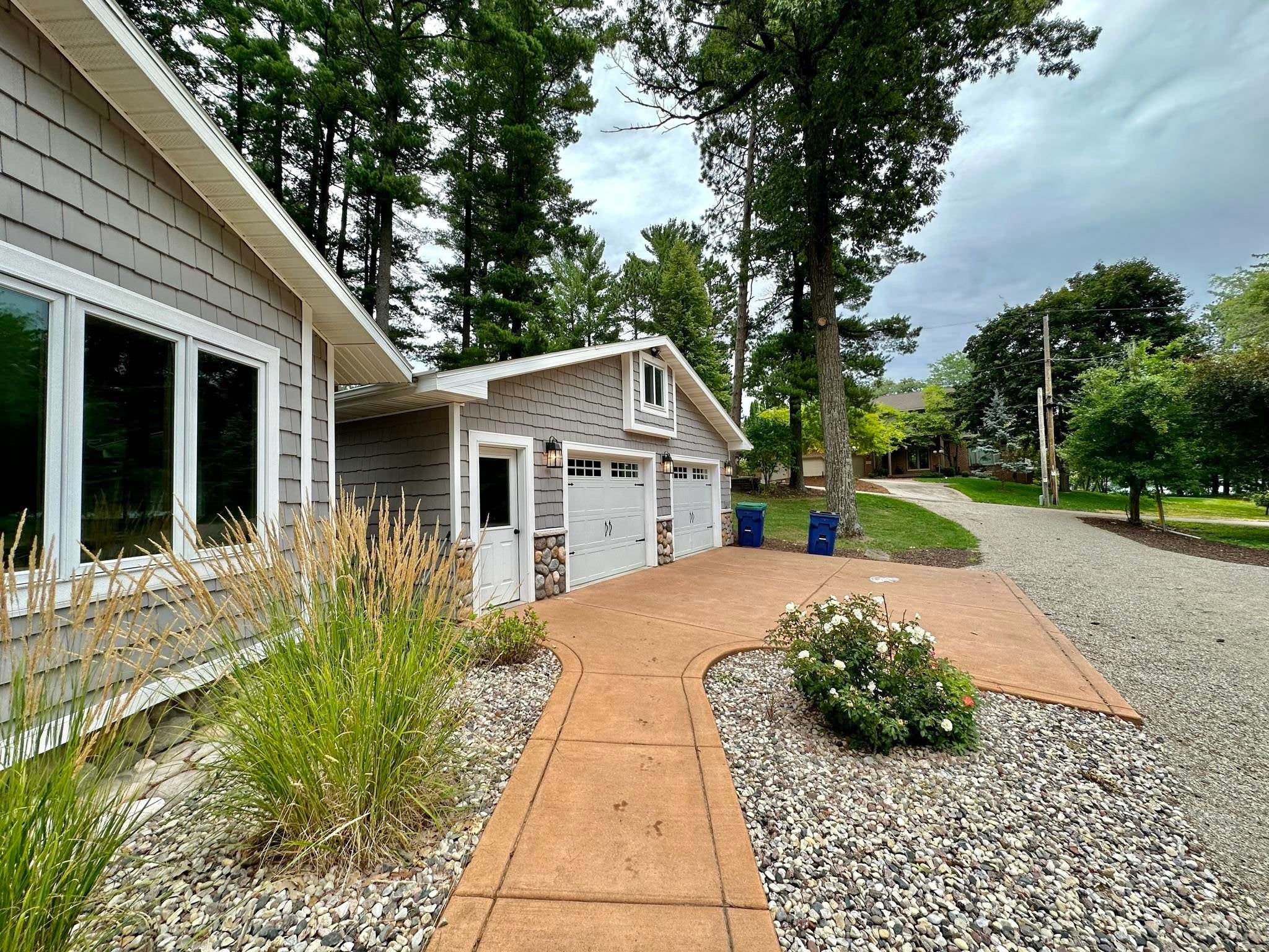 Waupaca, Wisconsin, 54981, United States, 3 Bedrooms Bedrooms, ,2 BathroomsBathrooms,Residential,Active,1929423