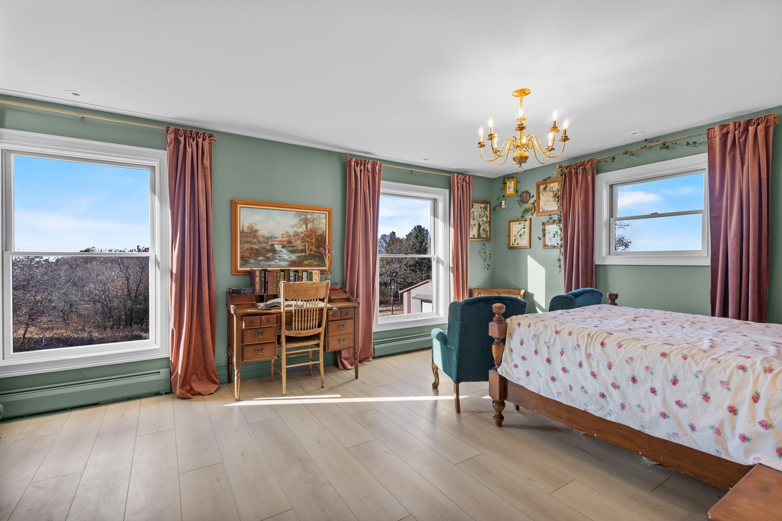 Plainfield, Wisconsin, 54966, United States, 6 Bedrooms Bedrooms, ,5 BathroomsBathrooms,Residential,Active,1995293