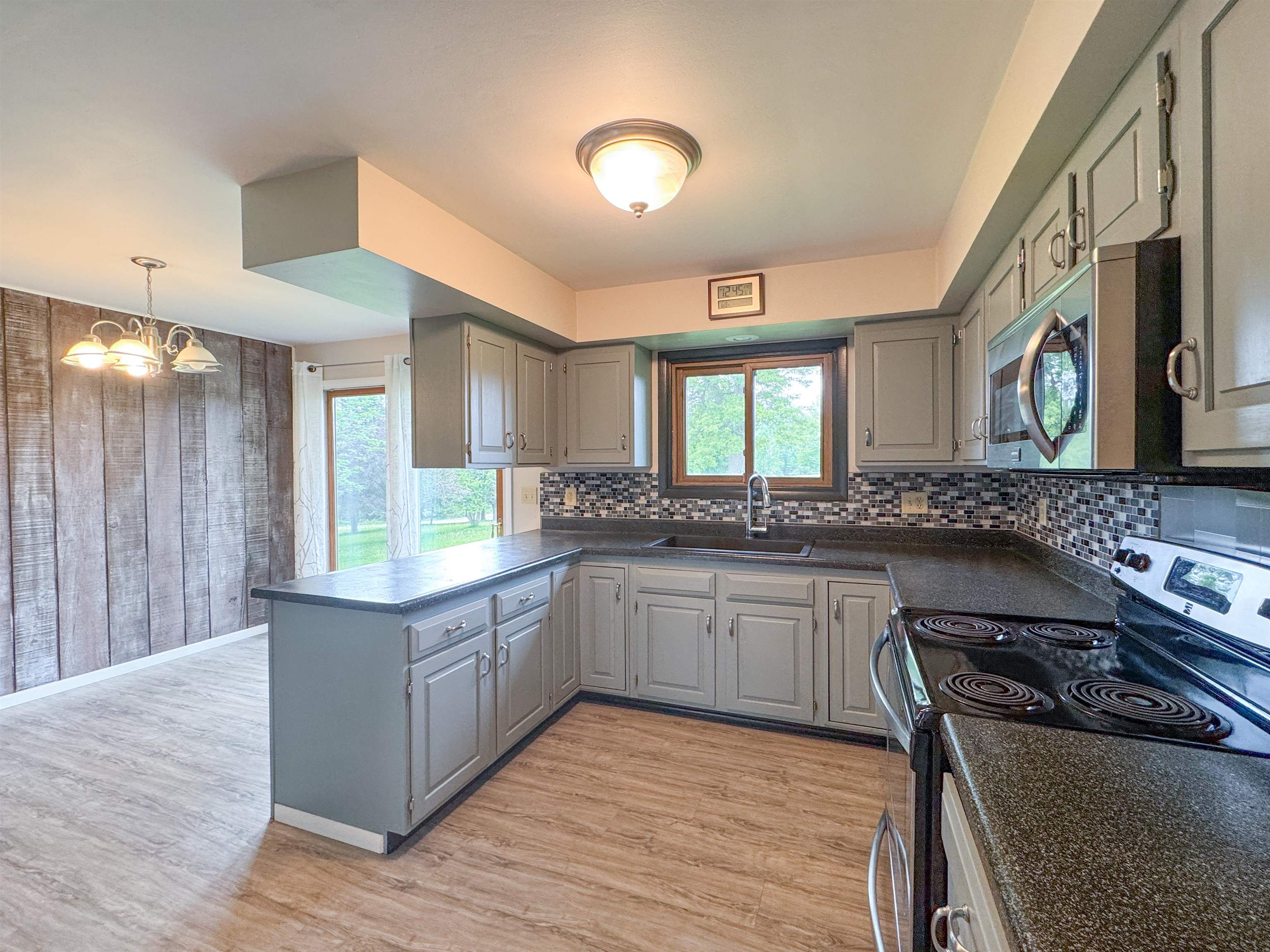 Wausau, Wisconsin, 54401, United States, ,2 BathroomsBathrooms,Residential,Active,1849212