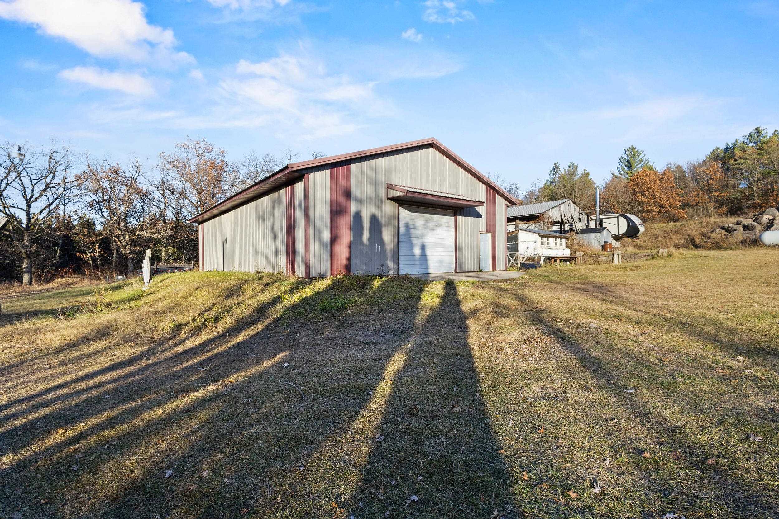 Plainfield, Wisconsin, 54966, United States, 6 Bedrooms Bedrooms, ,5 BathroomsBathrooms,Residential,Active,1995293