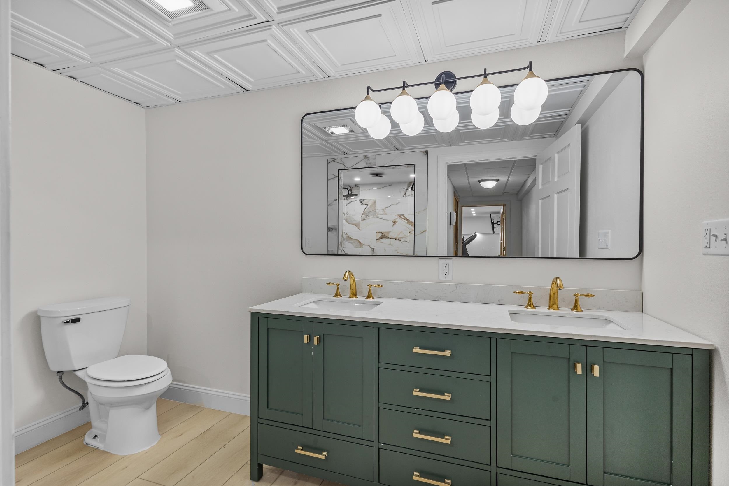 Plainfield, Wisconsin, 54966, United States, 6 Bedrooms Bedrooms, ,5 BathroomsBathrooms,Residential,Active,1995293