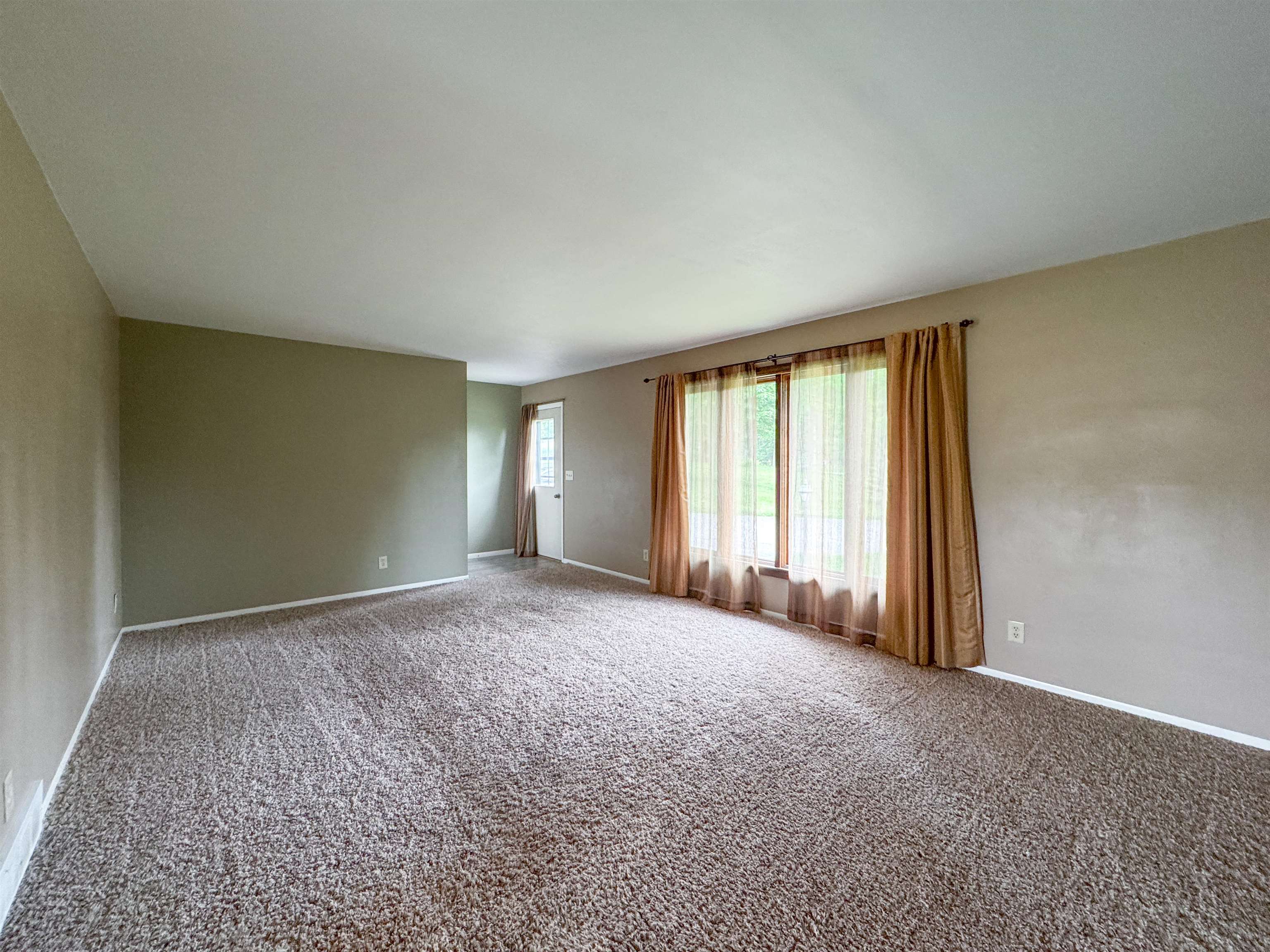 Wausau, Wisconsin, 54401, United States, ,2 BathroomsBathrooms,Residential,Active,1849212