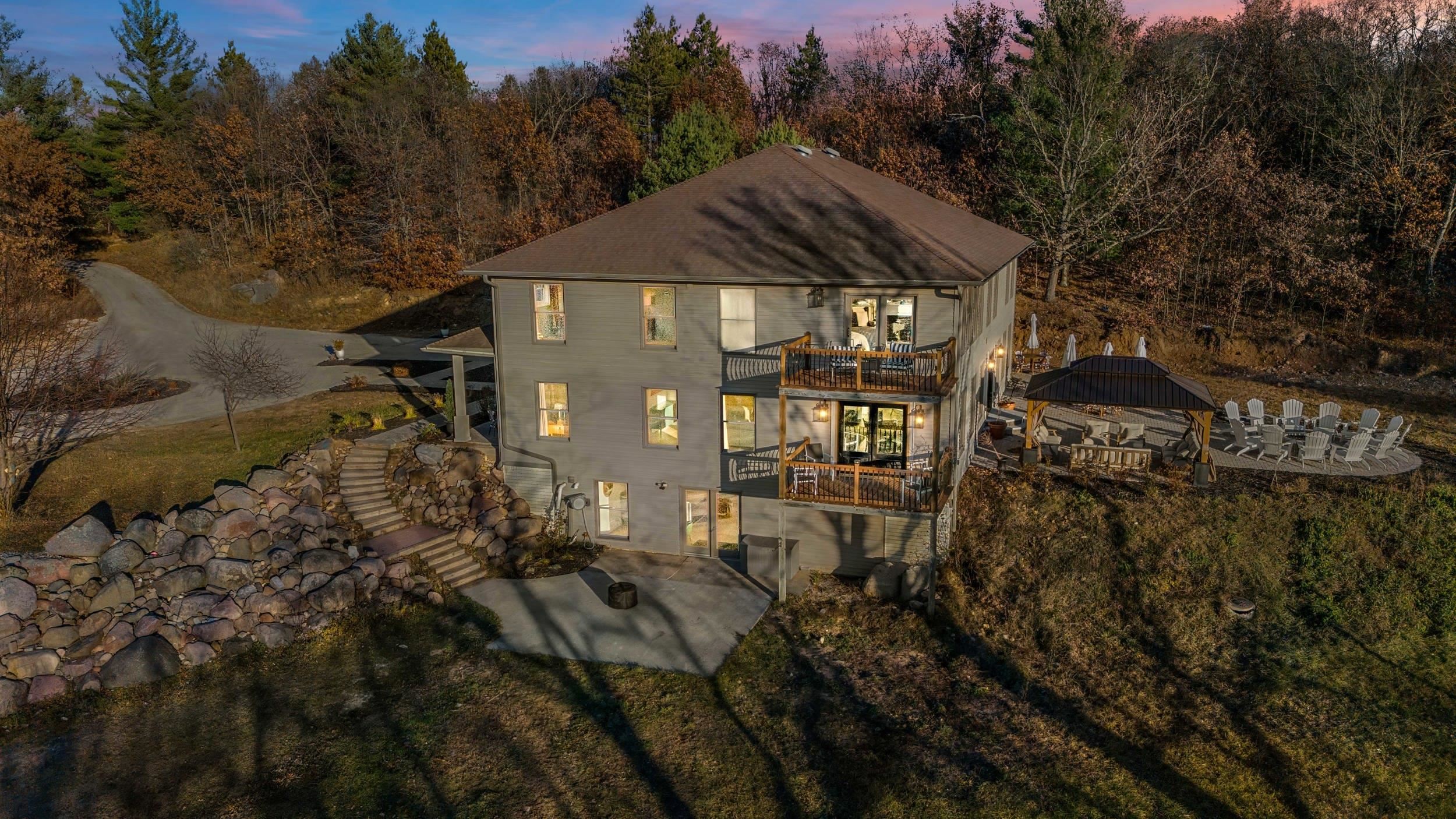 Plainfield, Wisconsin, 54966, United States, 6 Bedrooms Bedrooms, ,5 BathroomsBathrooms,Residential,Active,1995293