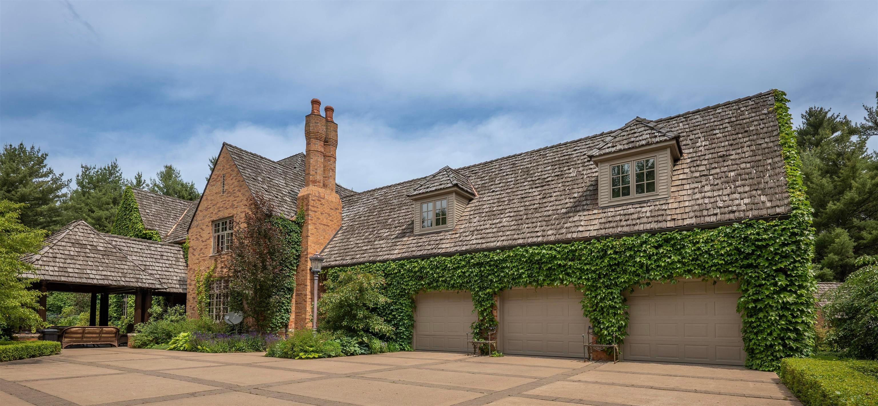 Wausau, Wisconsin, 54401, United States, 4 Bedrooms Bedrooms, ,5 BathroomsBathrooms,Residential,Active,1987234