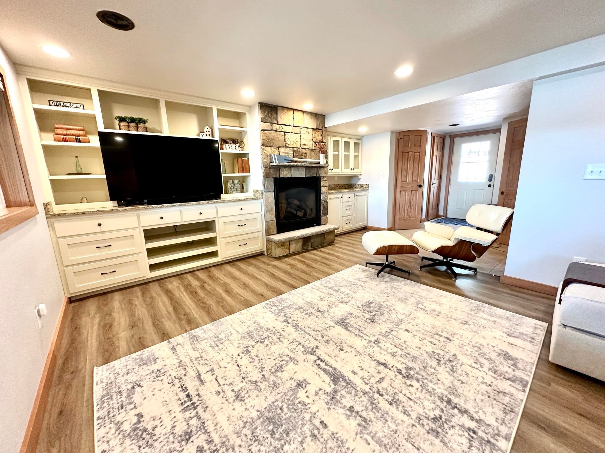 Waupaca, Wisconsin, 54981, United States, 3 Bedrooms Bedrooms, ,2 BathroomsBathrooms,Residential,Active,1929423