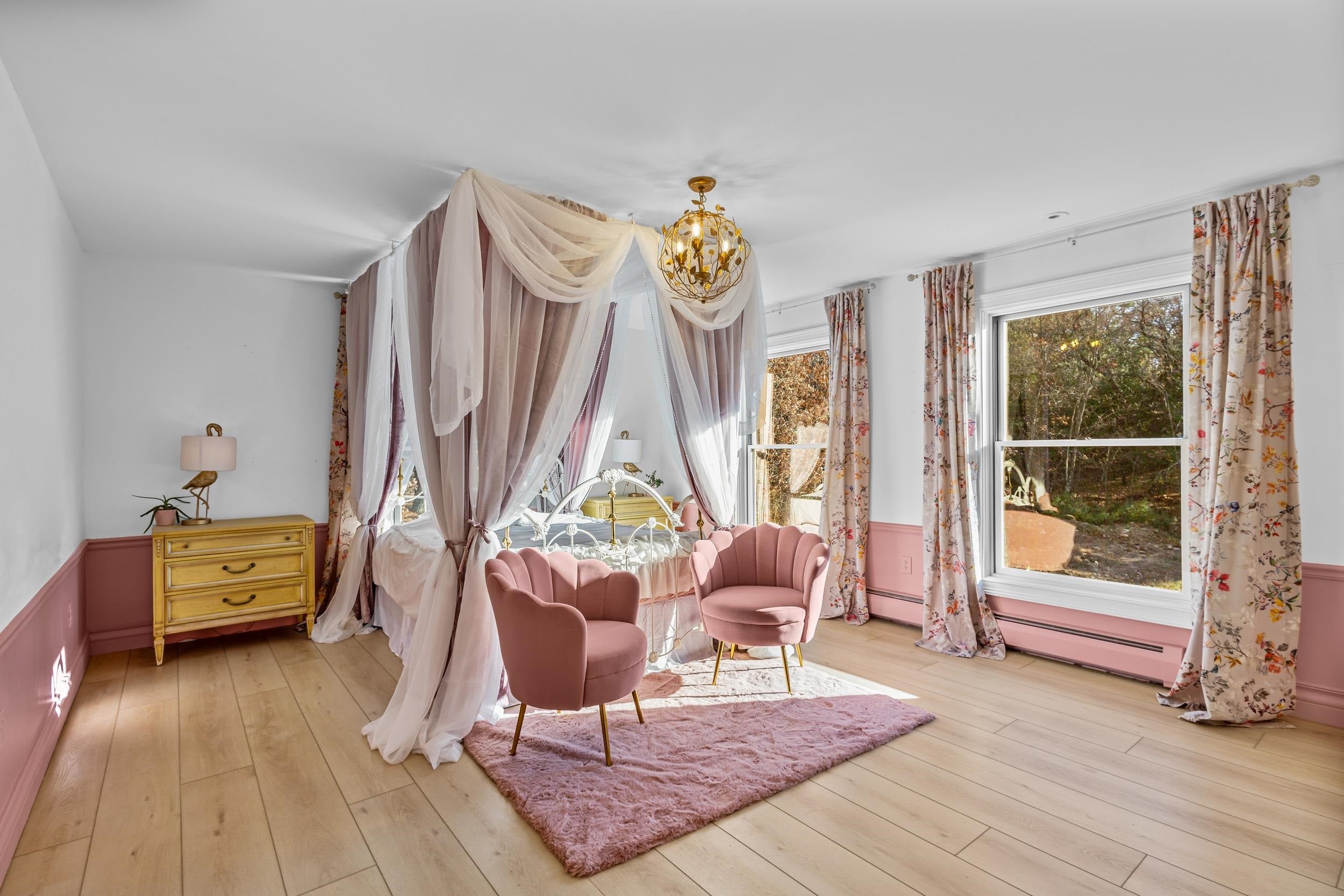 Plainfield, Wisconsin, 54966, United States, 6 Bedrooms Bedrooms, ,5 BathroomsBathrooms,Residential,Active,1995293