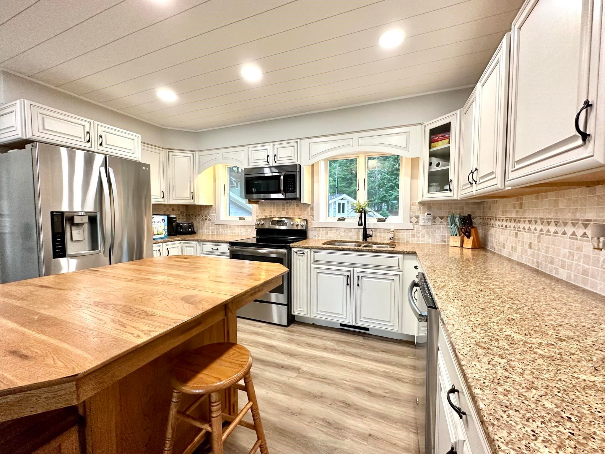 Waupaca, Wisconsin, 54981, United States, 3 Bedrooms Bedrooms, ,2 BathroomsBathrooms,Residential,Active,1929423