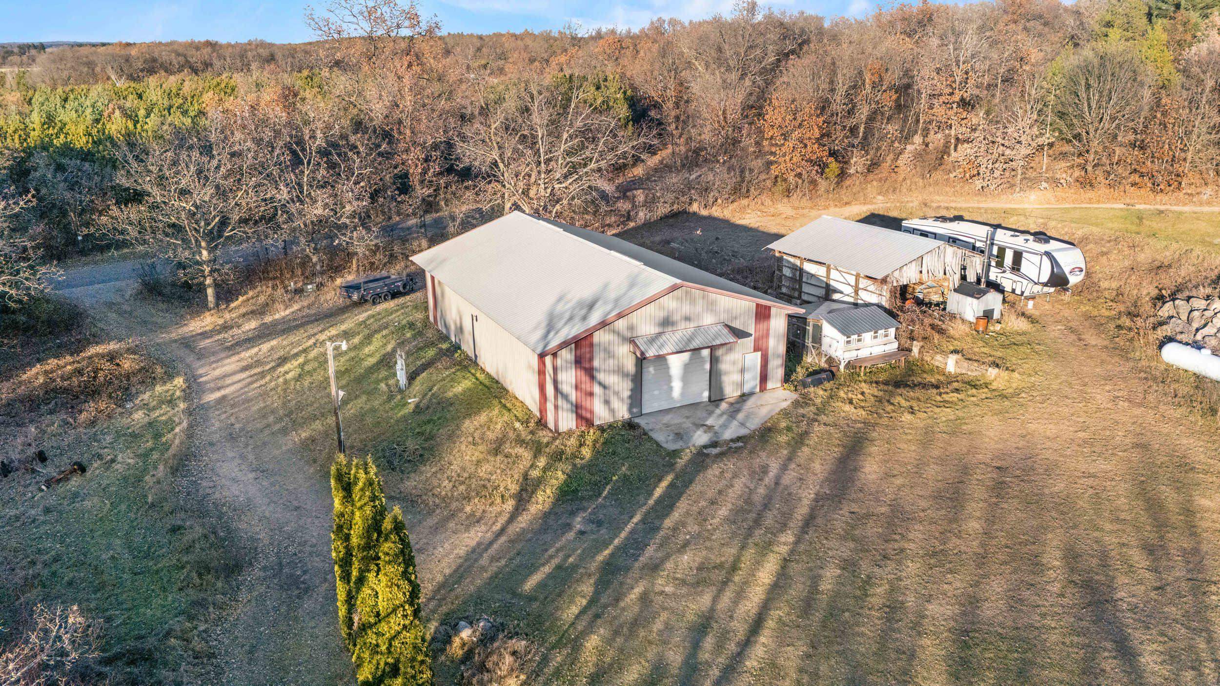 Plainfield, Wisconsin, 54966, United States, 6 Bedrooms Bedrooms, ,5 BathroomsBathrooms,Residential,Active,1995293