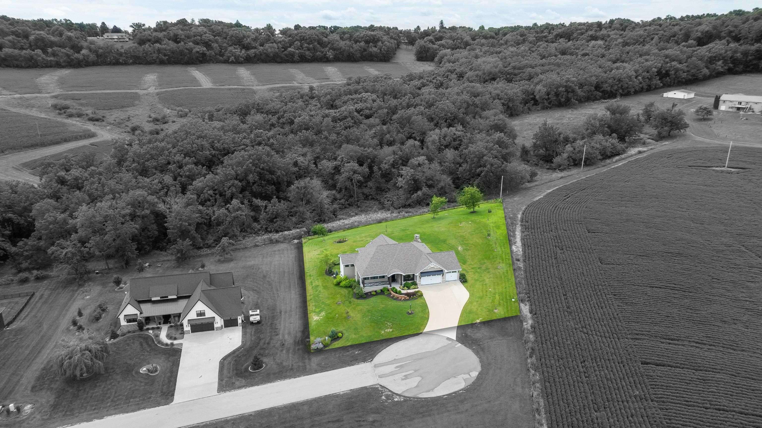 Dubuque, Iowa, 52003, United States, 4 Bedrooms Bedrooms, ,4 BathroomsBathrooms,Residential,Active,2017106