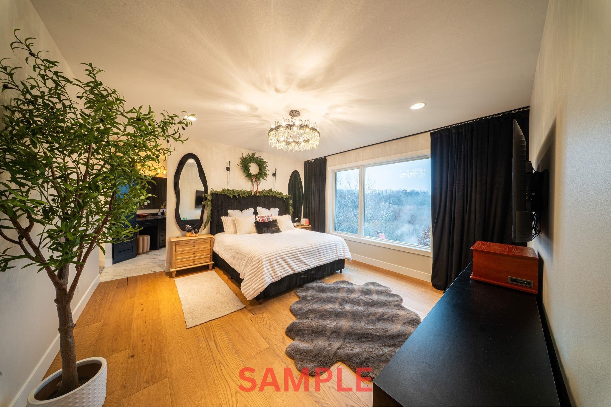 Dubuque, Iowa, 52002, United States, 5 Bedrooms Bedrooms, ,6 BathroomsBathrooms,Residential,Active,2006835