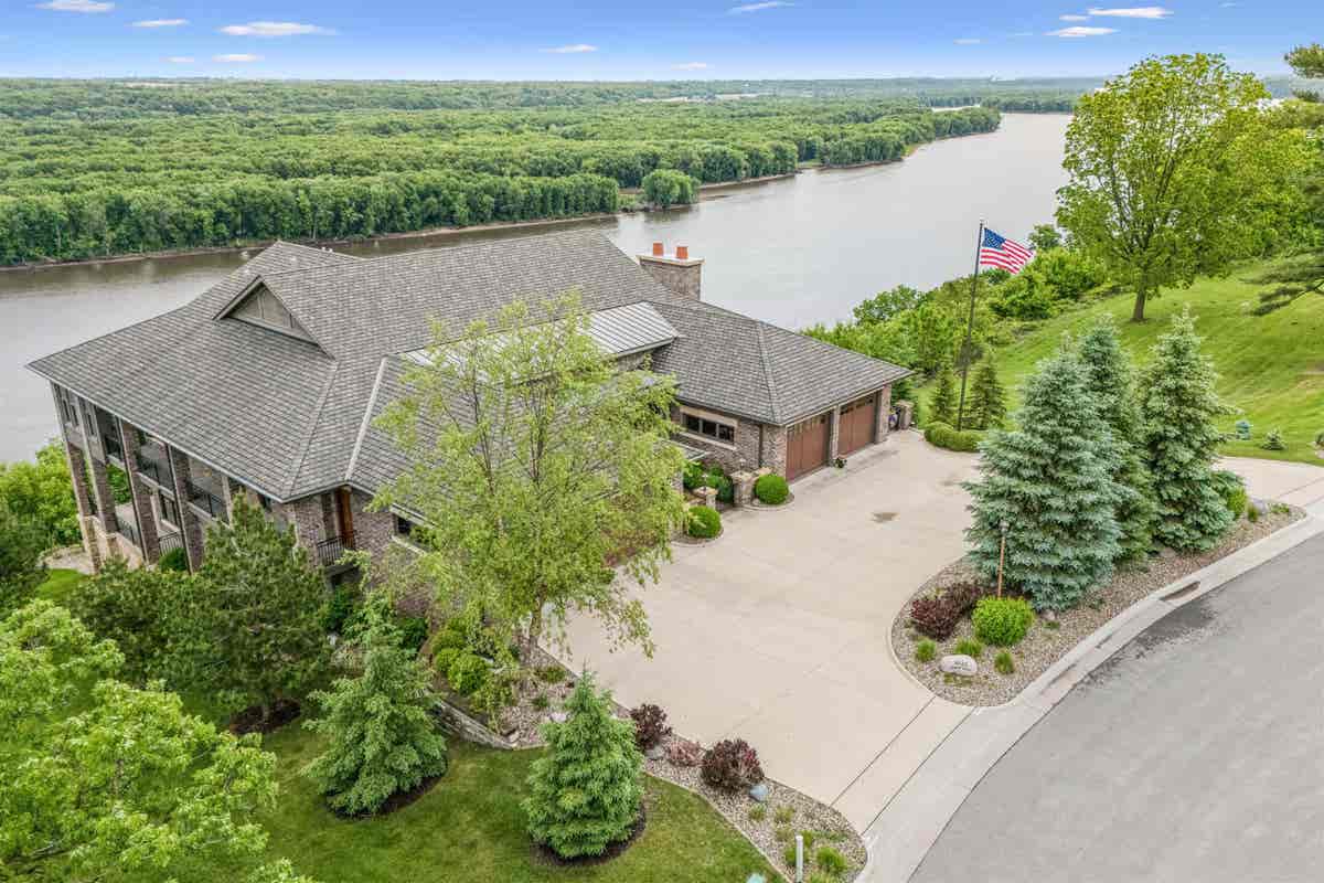 Luxury Green Homes For Sale In Iowa preview