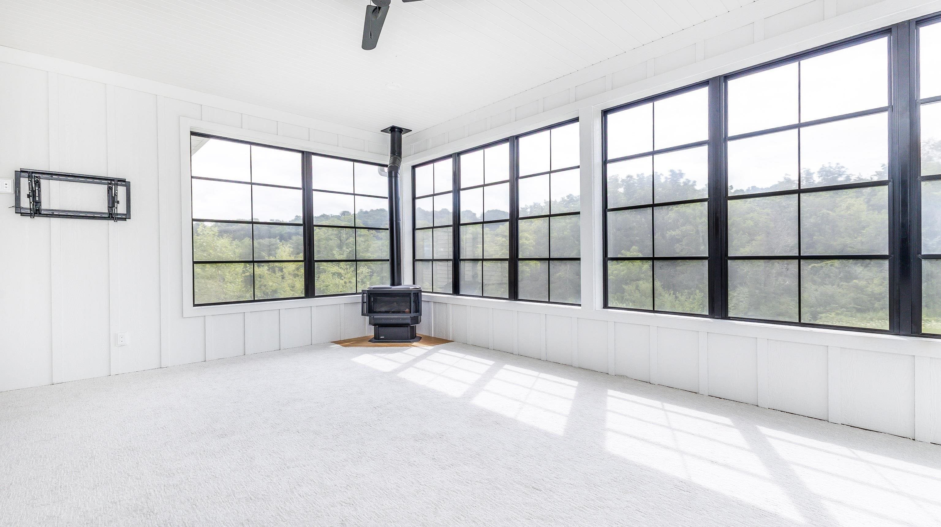 Dubuque, Iowa, 52003, United States, 4 Bedrooms Bedrooms, ,4 BathroomsBathrooms,Residential,Active,2017106