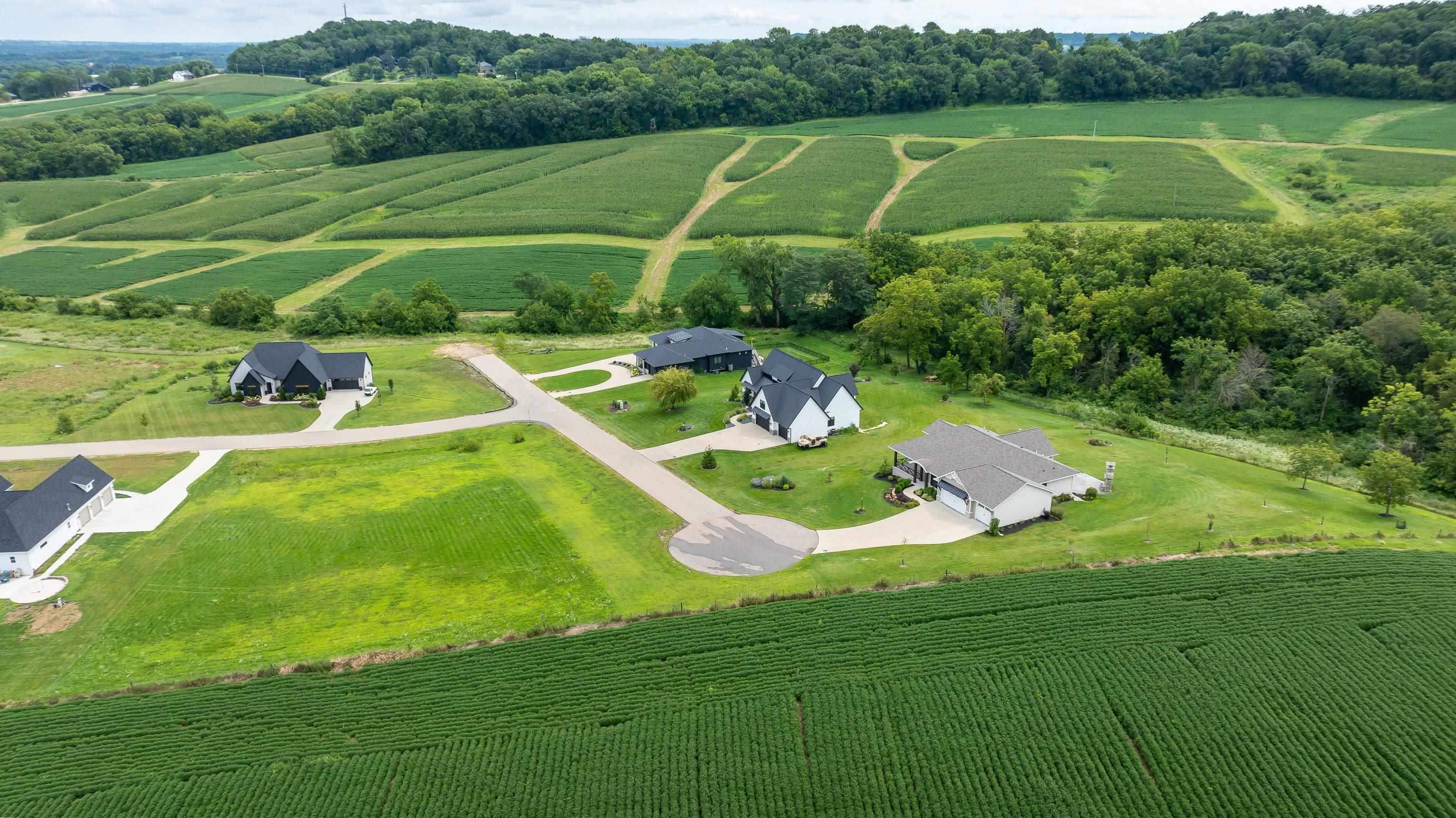 Dubuque, Iowa, 52003, United States, 4 Bedrooms Bedrooms, ,4 BathroomsBathrooms,Residential,Active,2017106