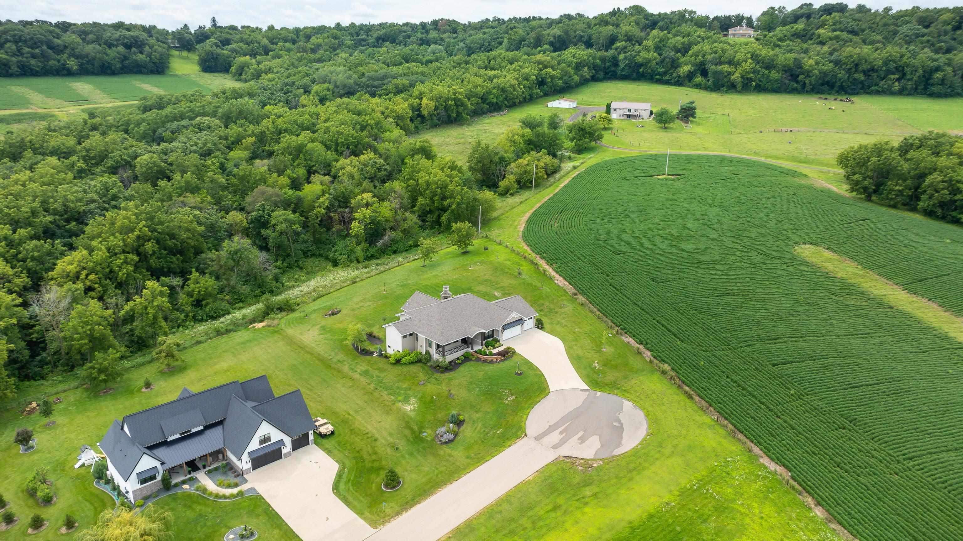 Dubuque, Iowa, 52003, United States, 4 Bedrooms Bedrooms, ,4 BathroomsBathrooms,Residential,Active,2017106