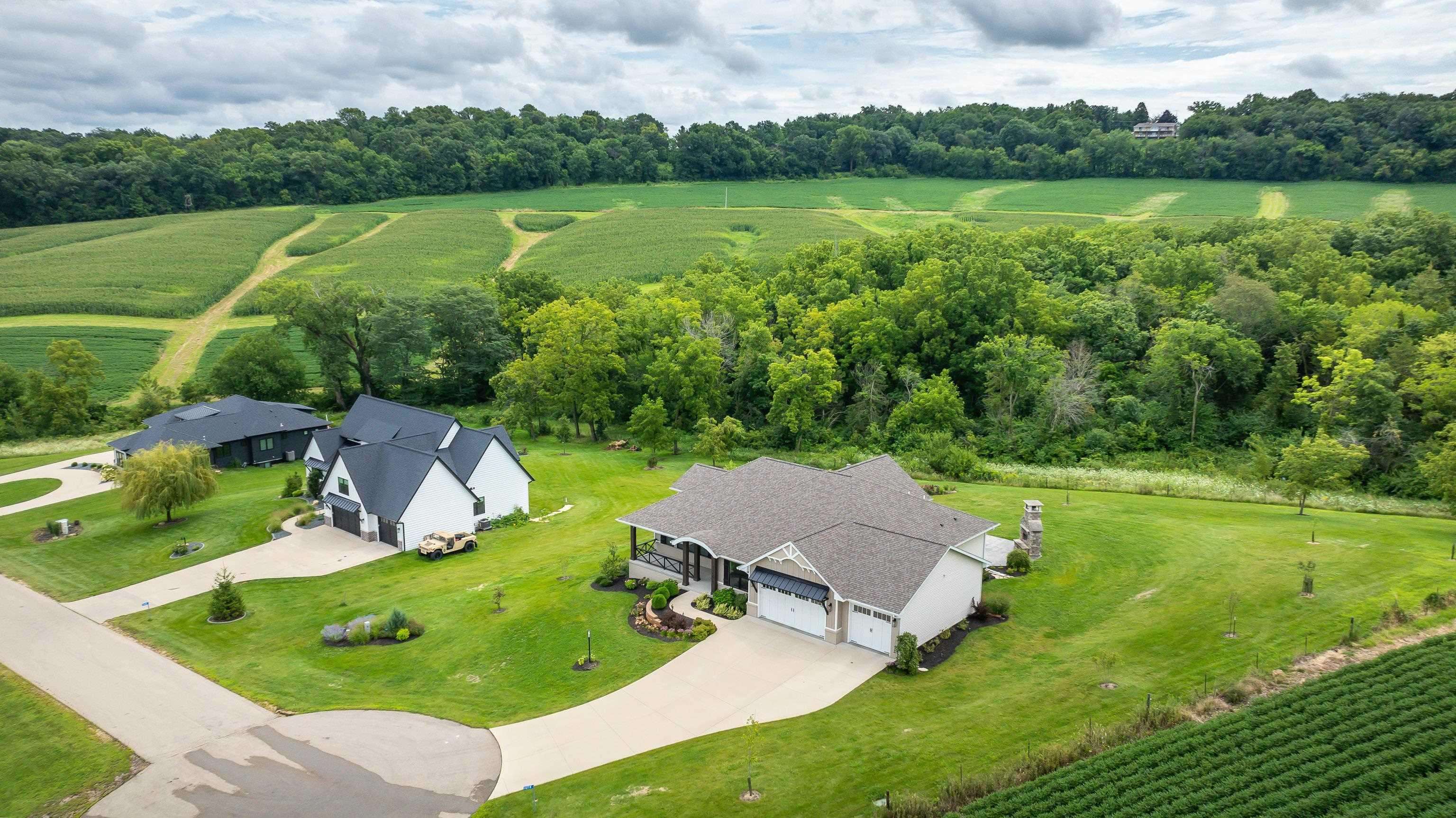Dubuque, Iowa, 52003, United States, 4 Bedrooms Bedrooms, ,4 BathroomsBathrooms,Residential,Active,2017106