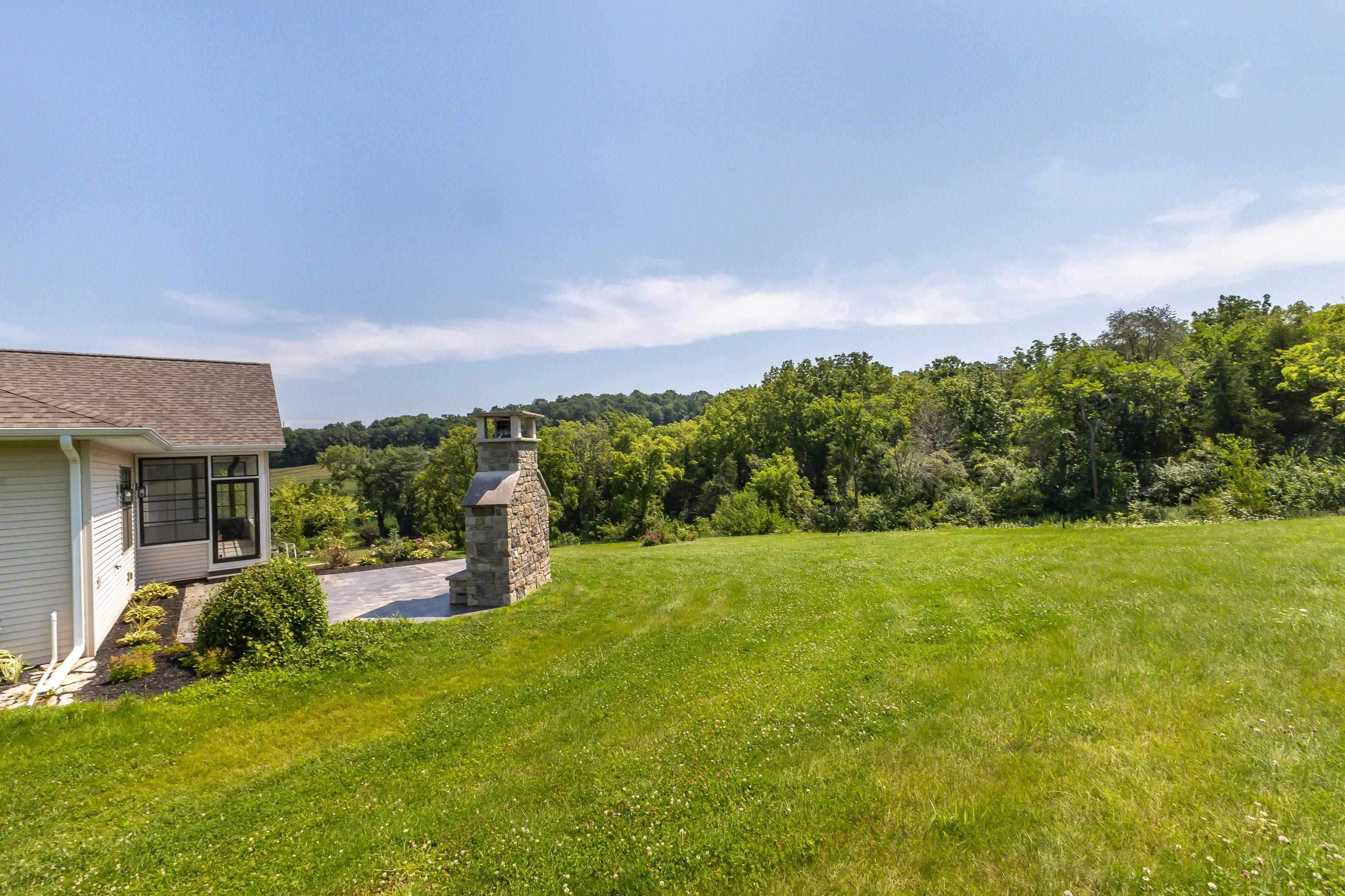 Dubuque, Iowa, 52003, United States, 4 Bedrooms Bedrooms, ,4 BathroomsBathrooms,Residential,Active,2017106