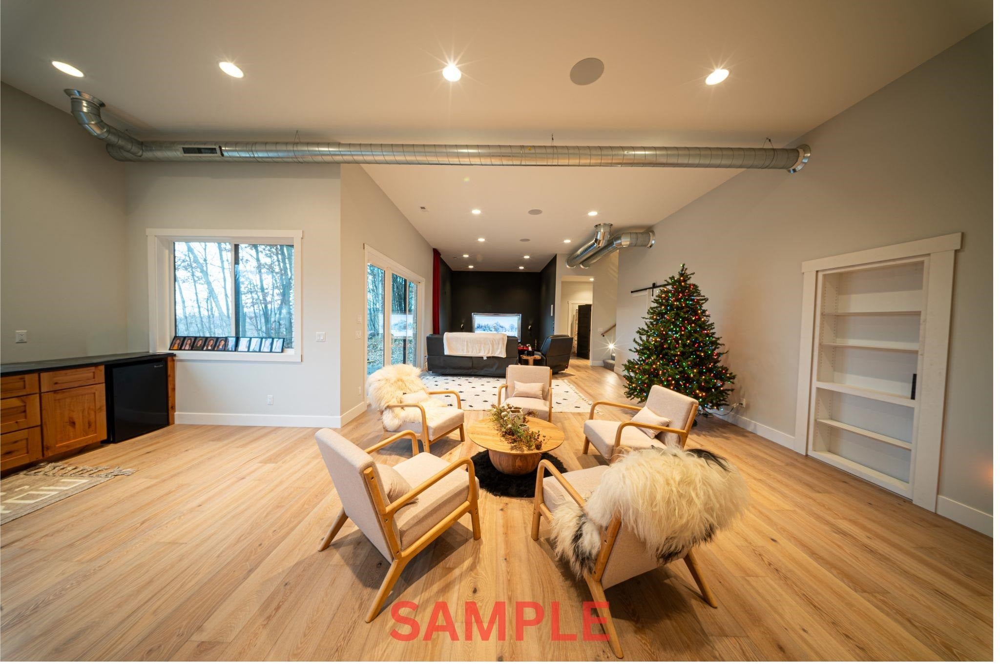 Dubuque, Iowa, 52002, United States, 5 Bedrooms Bedrooms, ,6 BathroomsBathrooms,Residential,Active,2006835