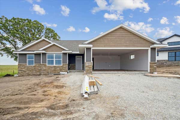 1031 SAGE OAK CIR, MANCHESTER, IA 52057 - Image 1