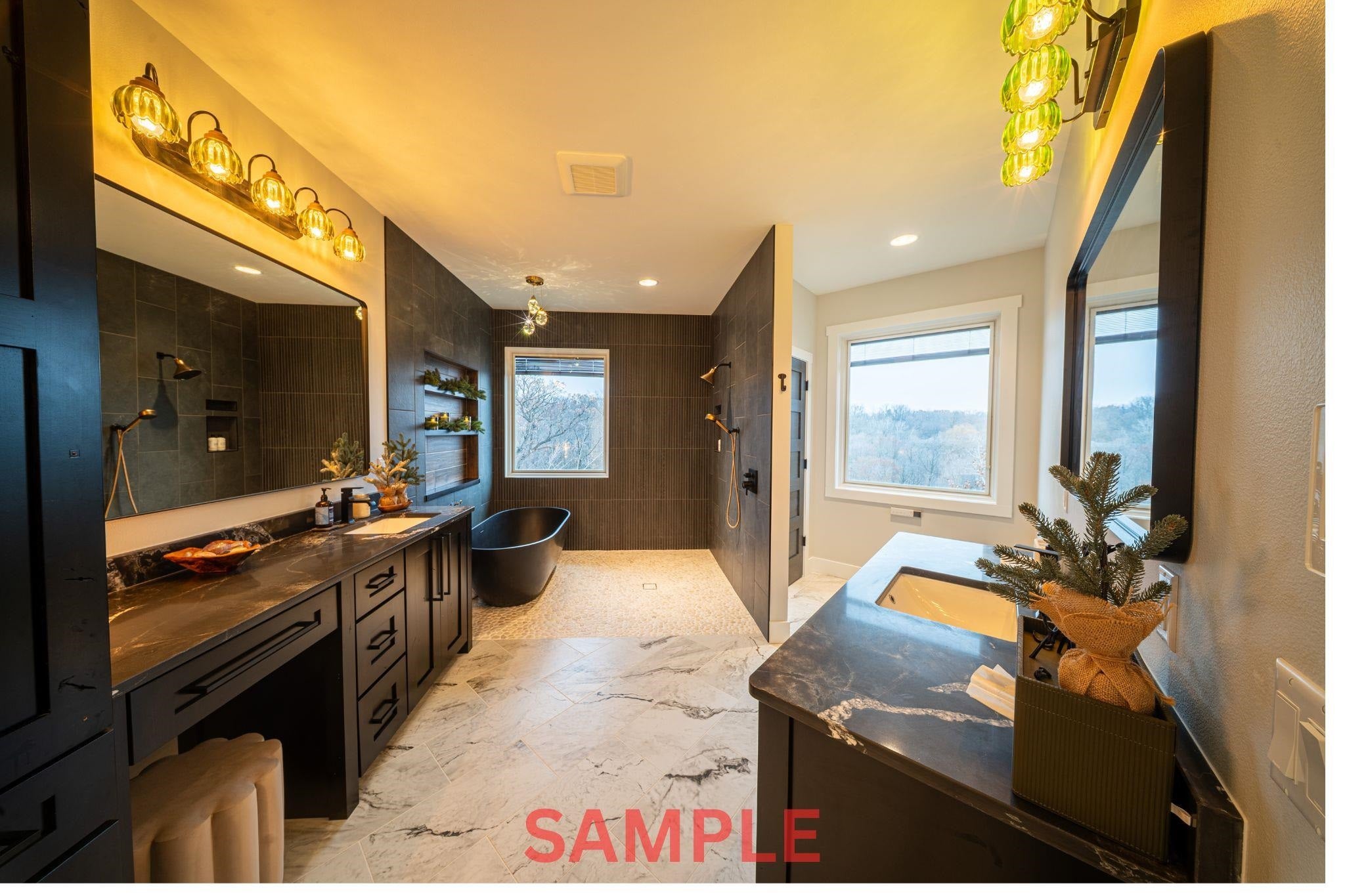 Dubuque, Iowa, 52002, United States, 5 Bedrooms Bedrooms, ,6 BathroomsBathrooms,Residential,Active,2006835