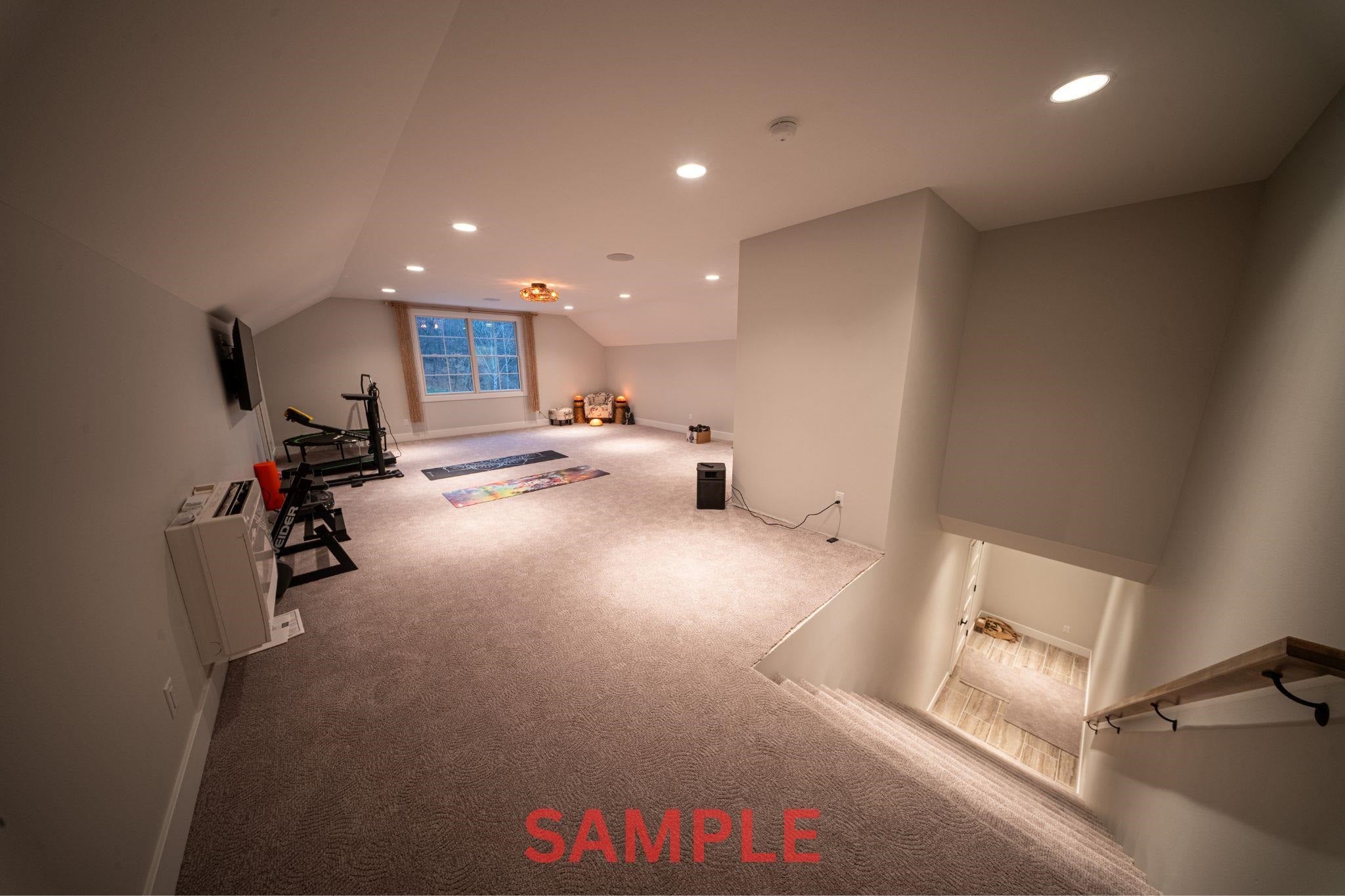 Dubuque, Iowa, 52002, United States, 5 Bedrooms Bedrooms, ,6 BathroomsBathrooms,Residential,Active,2006835