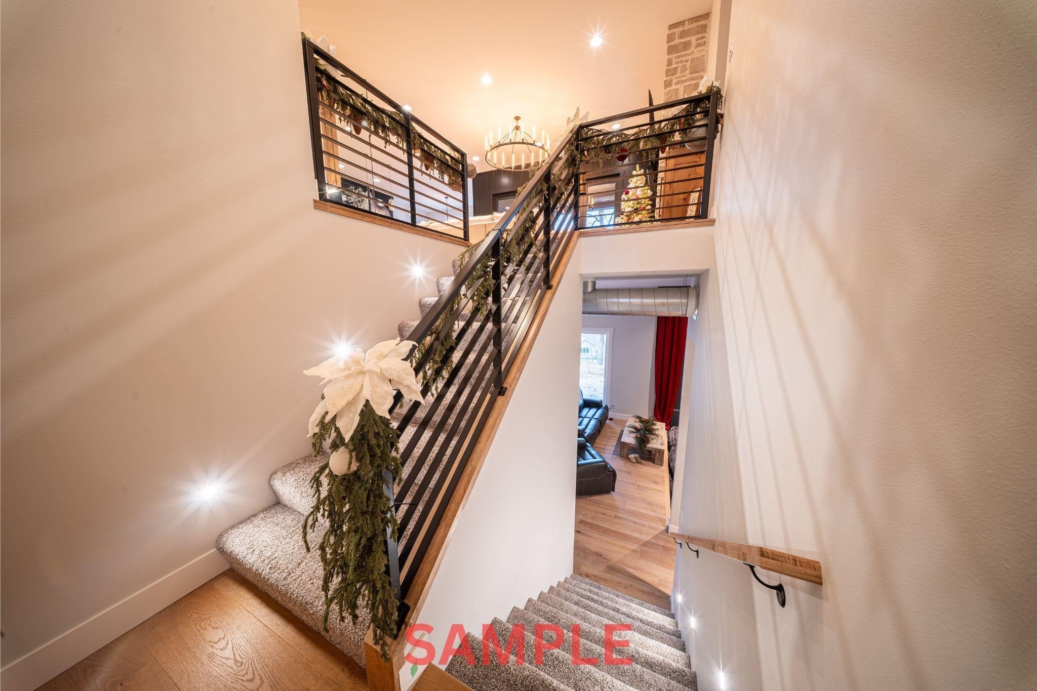 Dubuque, Iowa, 52002, United States, 5 Bedrooms Bedrooms, ,6 BathroomsBathrooms,Residential,Active,2006835