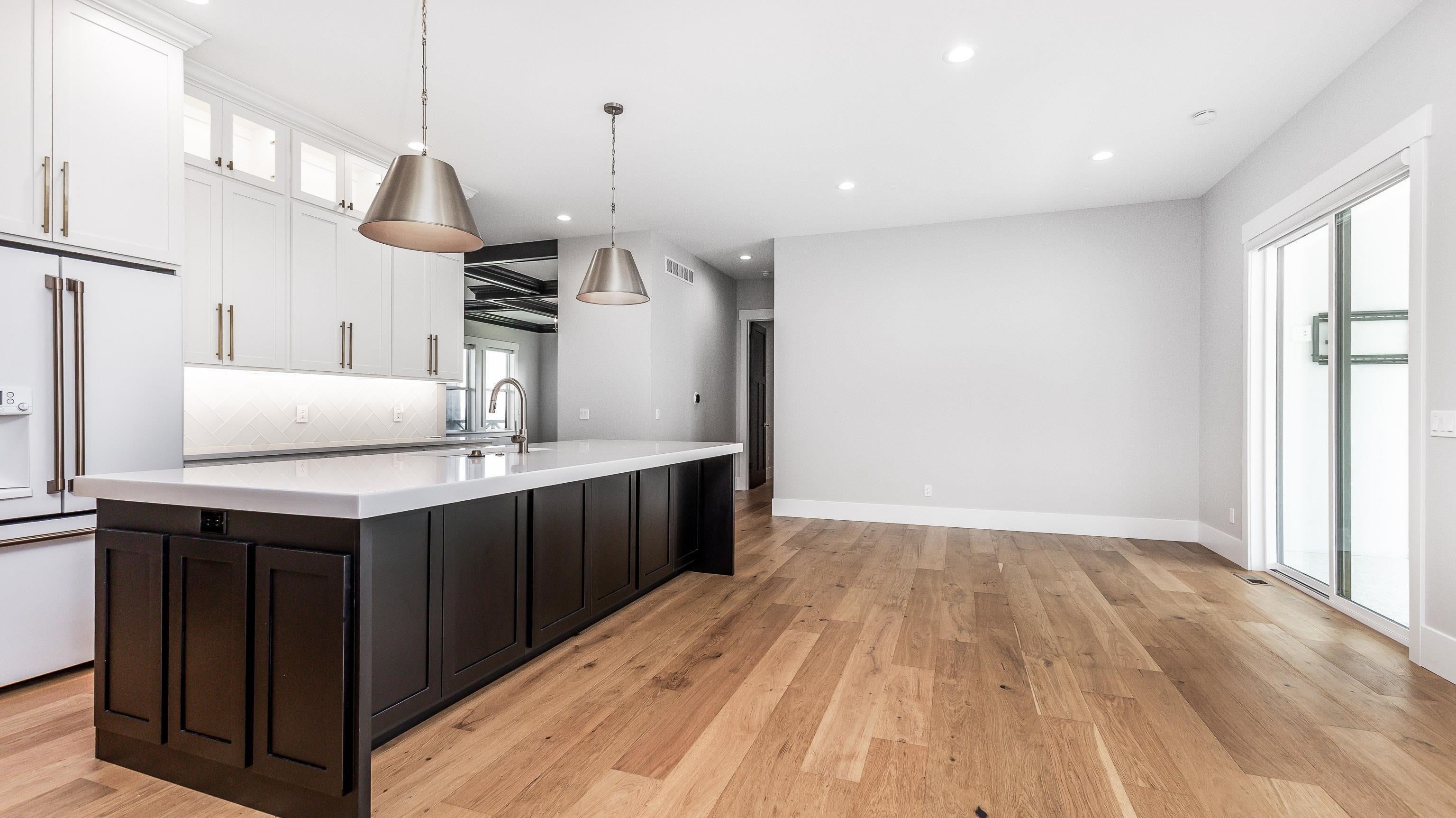 Dubuque, Iowa, 52003, United States, 4 Bedrooms Bedrooms, ,4 BathroomsBathrooms,Residential,Active,2017106