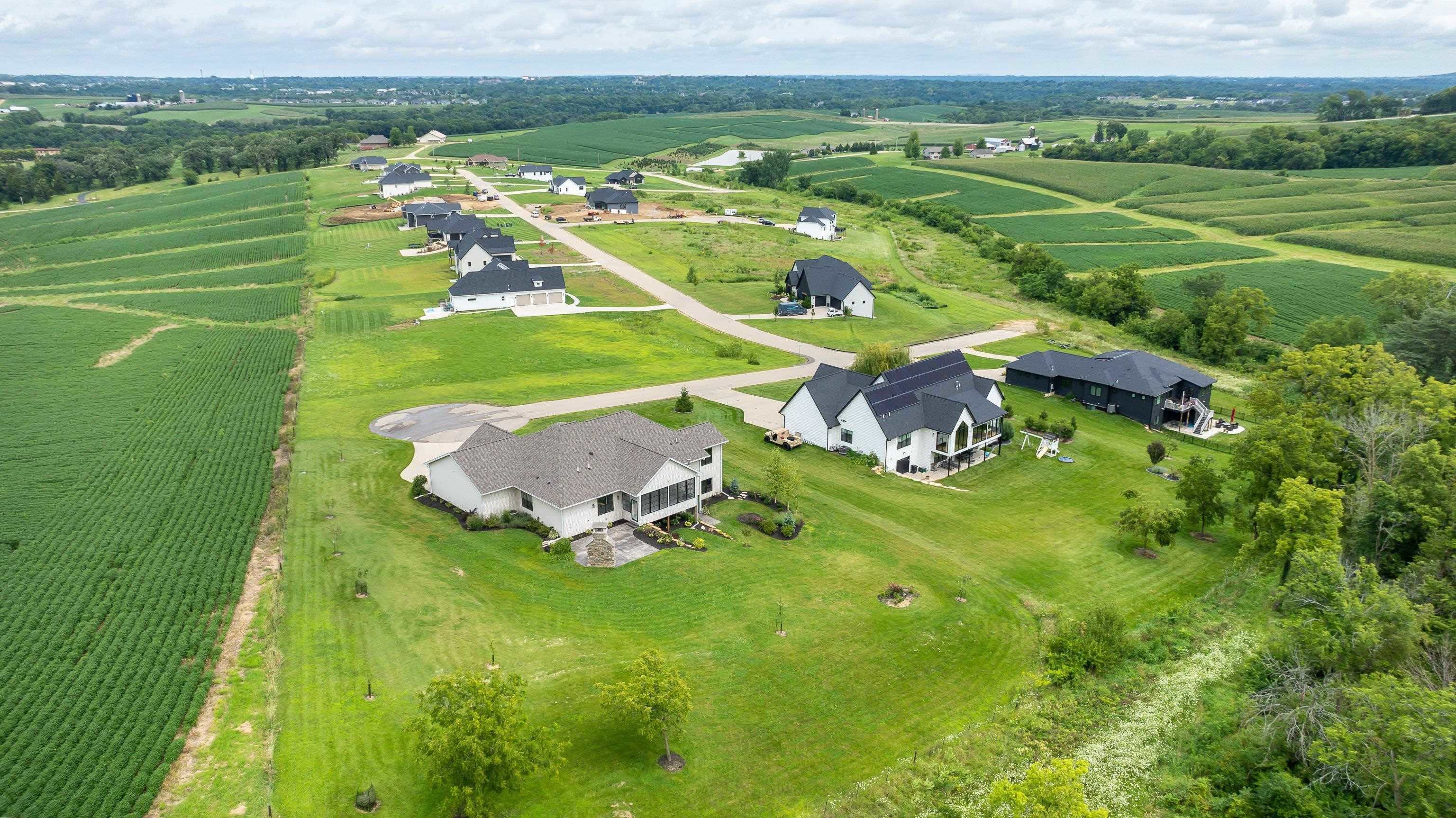 Dubuque, Iowa, 52003, United States, 4 Bedrooms Bedrooms, ,4 BathroomsBathrooms,Residential,Active,2017106