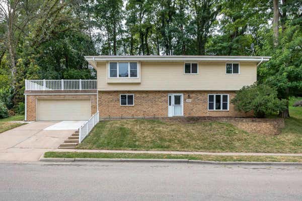 2819 MEADOW WOOD DR, DUBUQUE, IA 52001 - Image 1