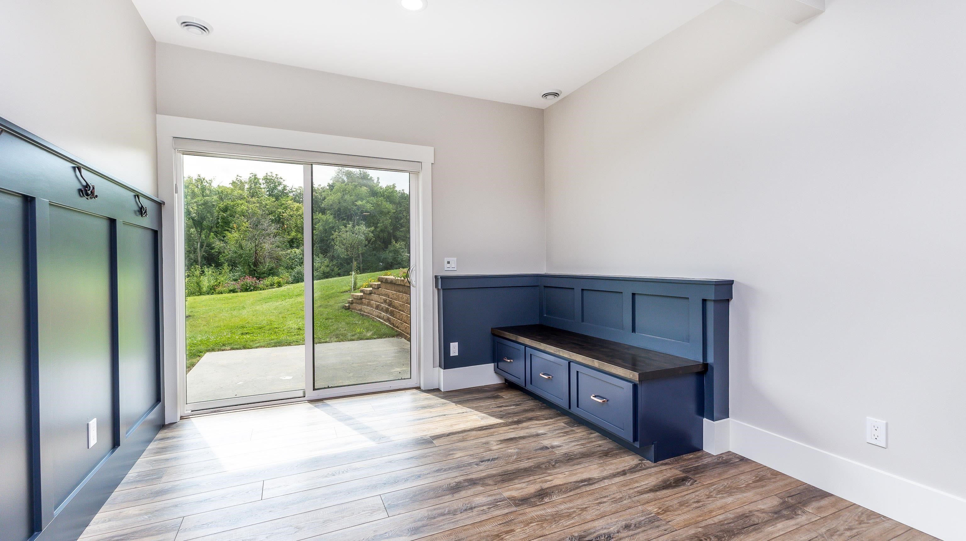 Dubuque, Iowa, 52003, United States, 4 Bedrooms Bedrooms, ,4 BathroomsBathrooms,Residential,Active,2017106