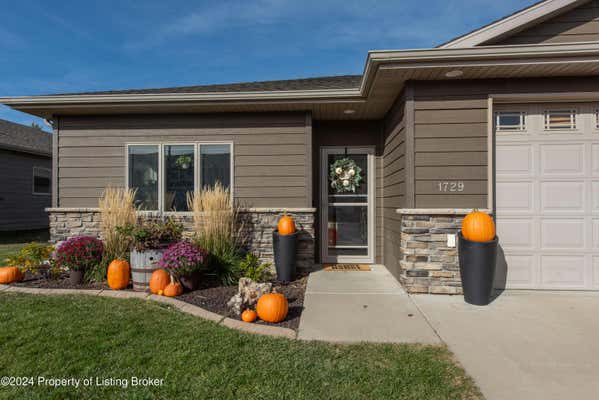 1729 LINCOLN ST, DICKINSON, ND 58601 - Image 1