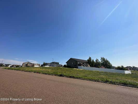 25TH W STREET, DICKINSON, ND 58601, photo 2 of 3