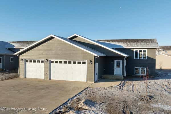 3281 LYONS AVE, DICKINSON, ND 58601 - Image 1