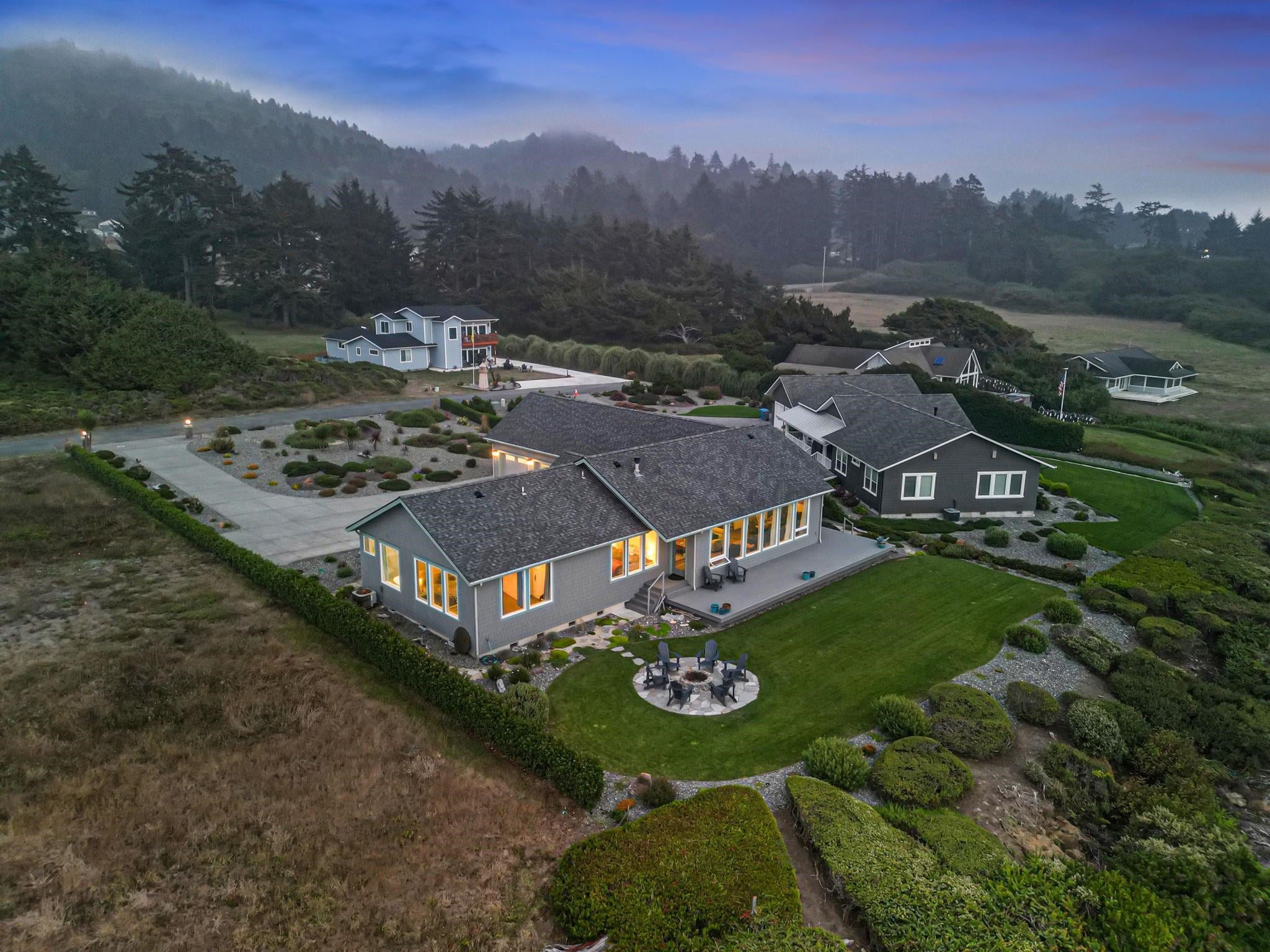 Smith River, California, 95567, United States, 3 Bedrooms Bedrooms, ,3 BathroomsBathrooms,Residential,Active,1953018