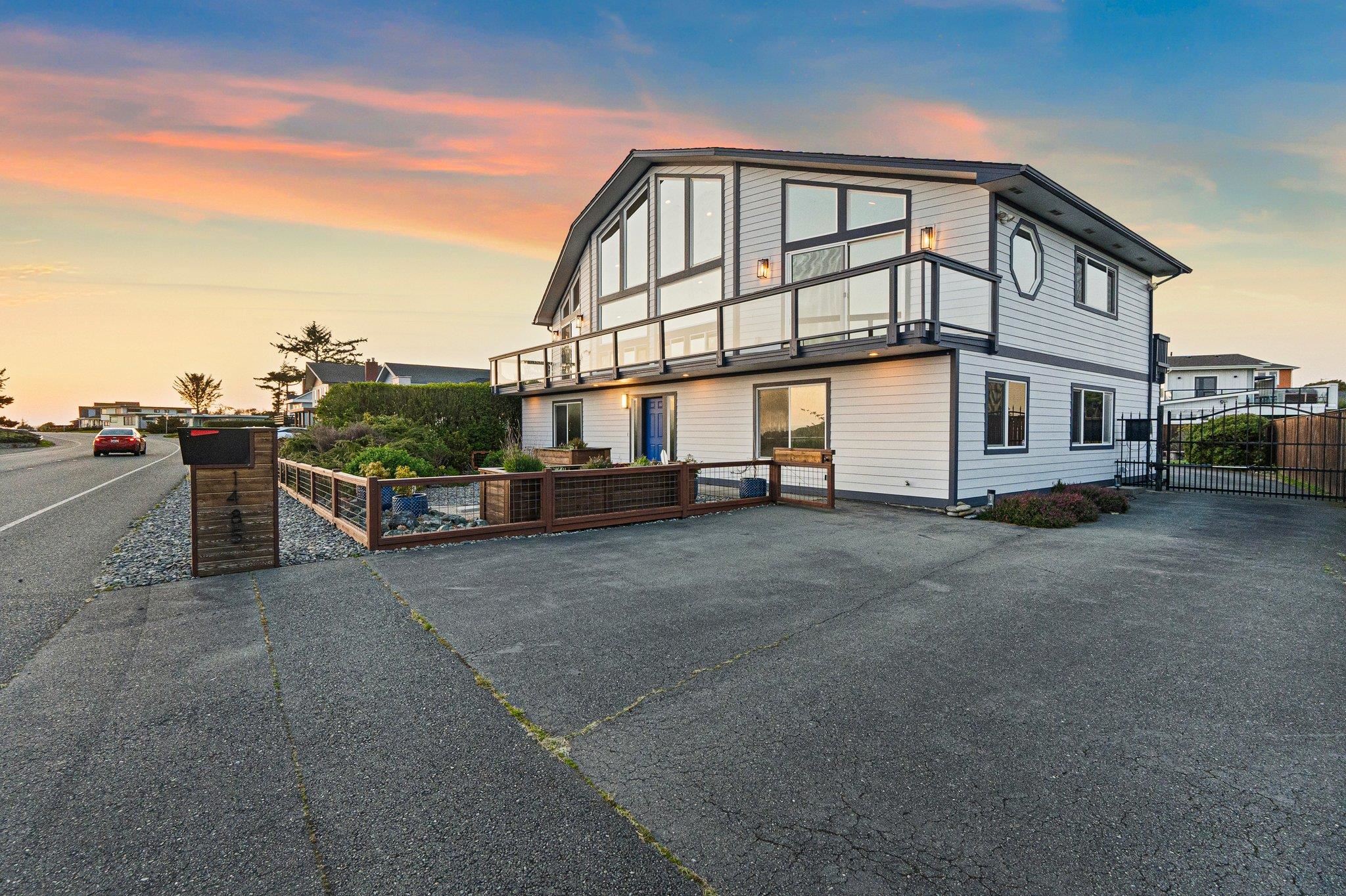 Crescent City, California, 95531, United States, ,3 BathroomsBathrooms,Residential,Active,1899884
