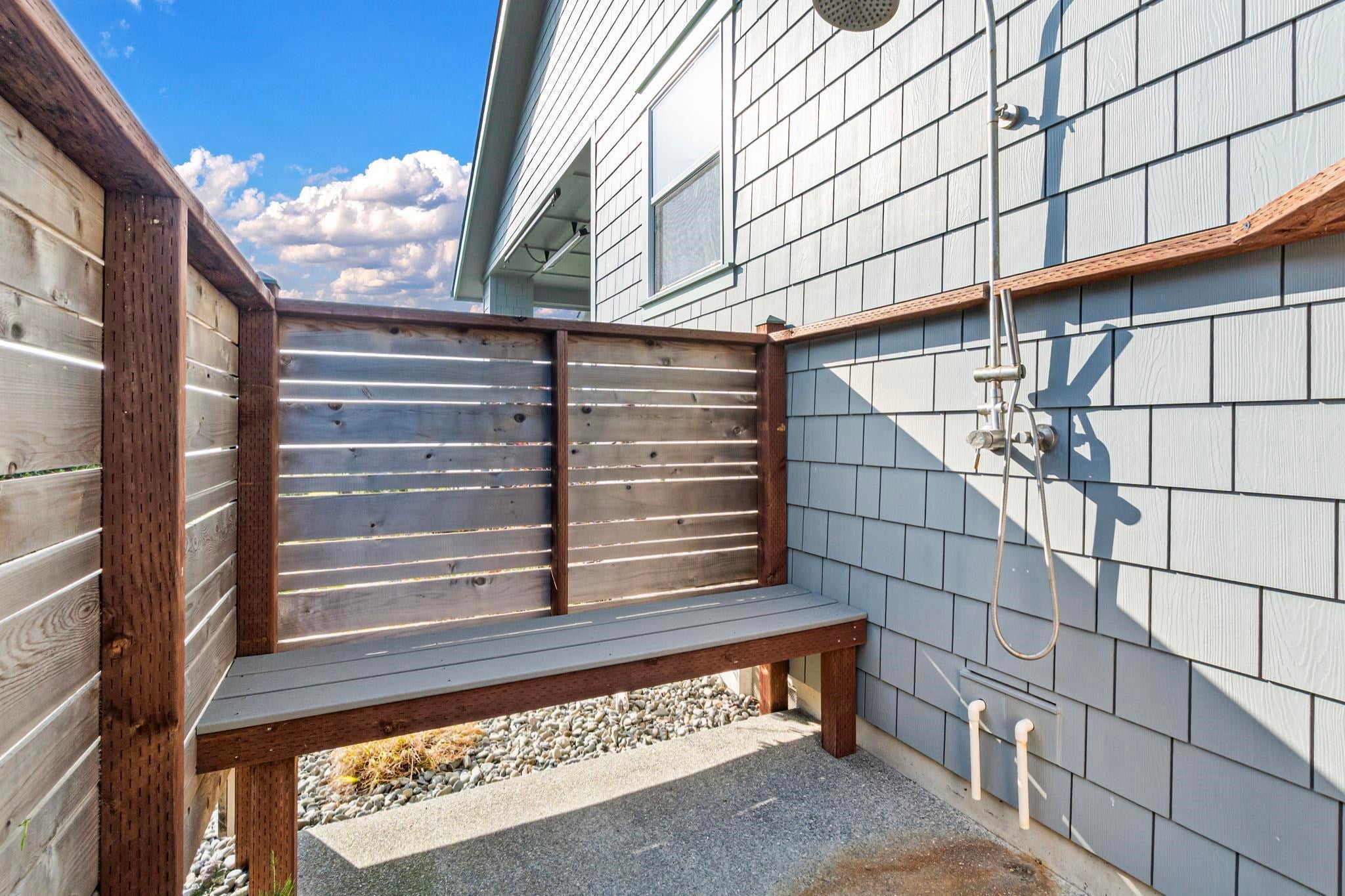 Smith River, California, 95567, United States, 3 Bedrooms Bedrooms, ,3 BathroomsBathrooms,Residential,Active,1953018