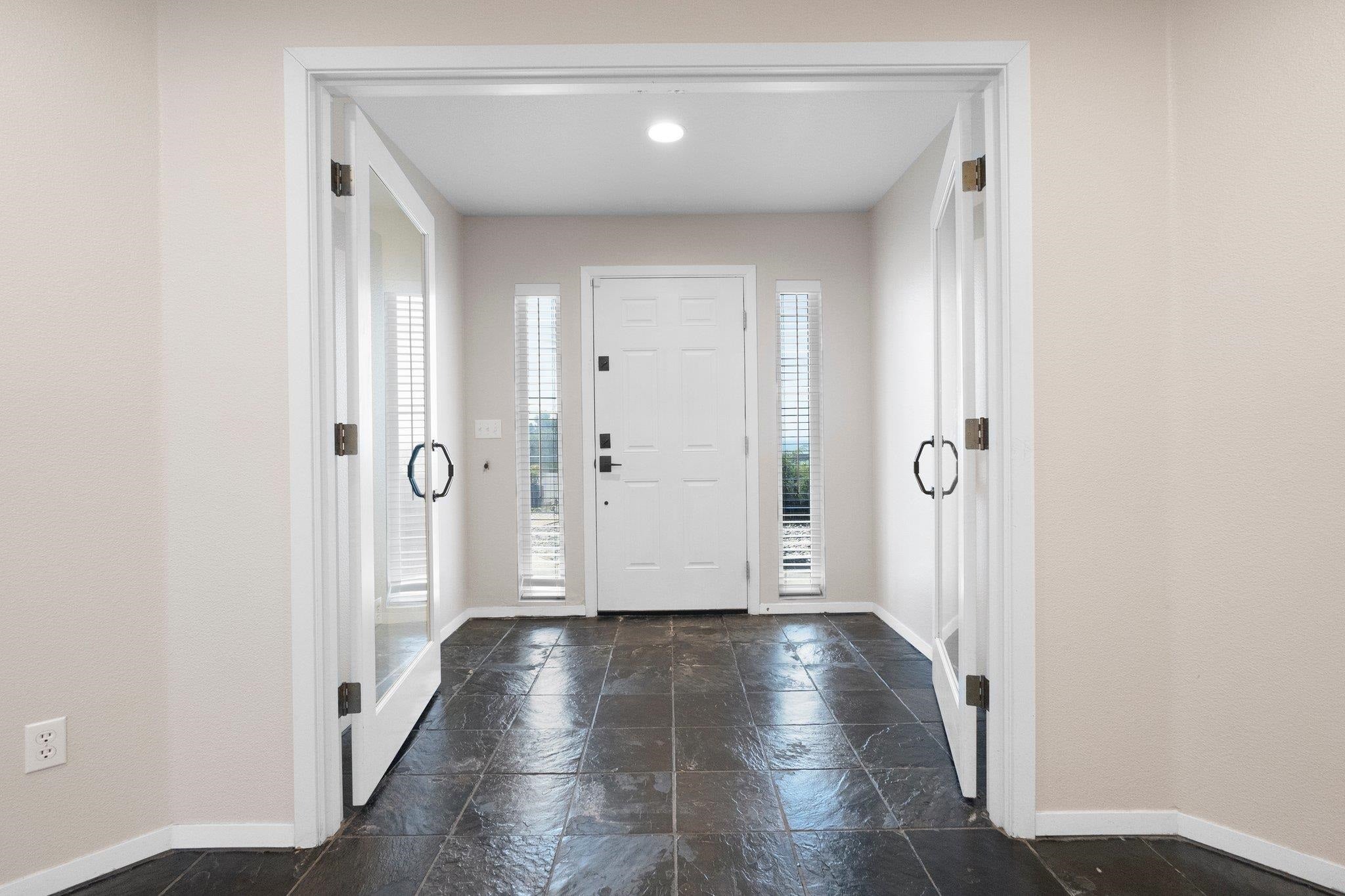 Crescent City, California, 95531, United States, ,3 BathroomsBathrooms,Residential,Active,1899884