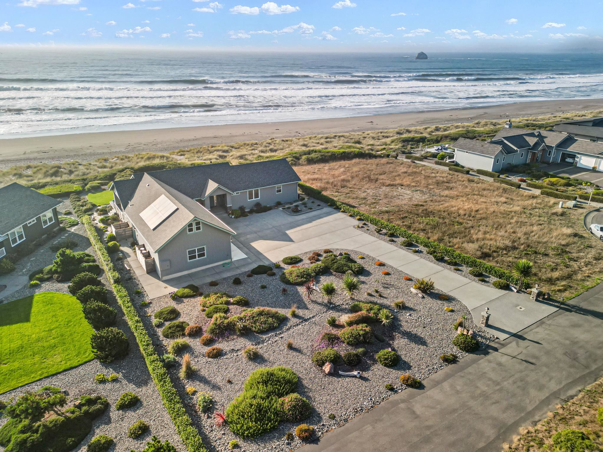Smith River, California, 95567, United States, 3 Bedrooms Bedrooms, ,3 BathroomsBathrooms,Residential,Active,1953018