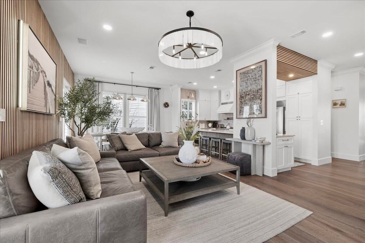 Destin, Florida, 32541, United States, 4 Bedrooms Bedrooms, ,4 BathroomsBathrooms,Residential,Active,1992549