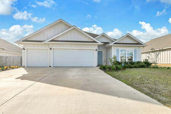 720 QUINTANA ST, CRESTVIEW, FL 32539 - Image 1